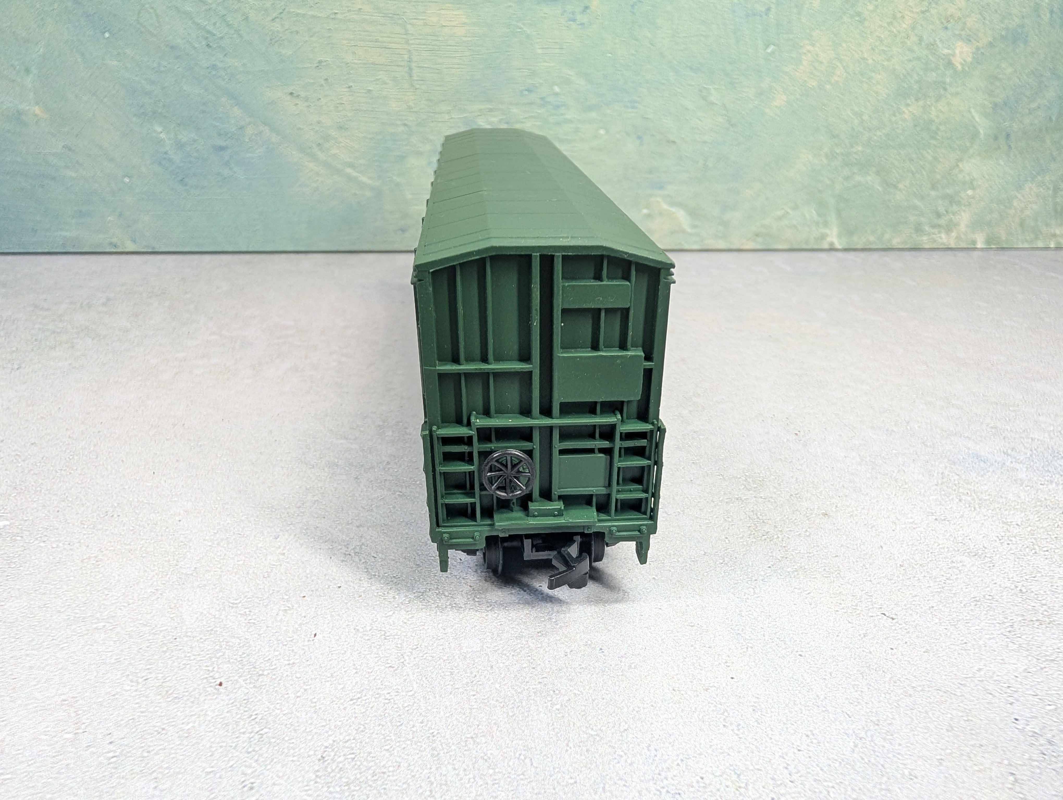 USED Life-Like HO Scale Thrall Door Box Car Weyerhaeuser LUNX #4687