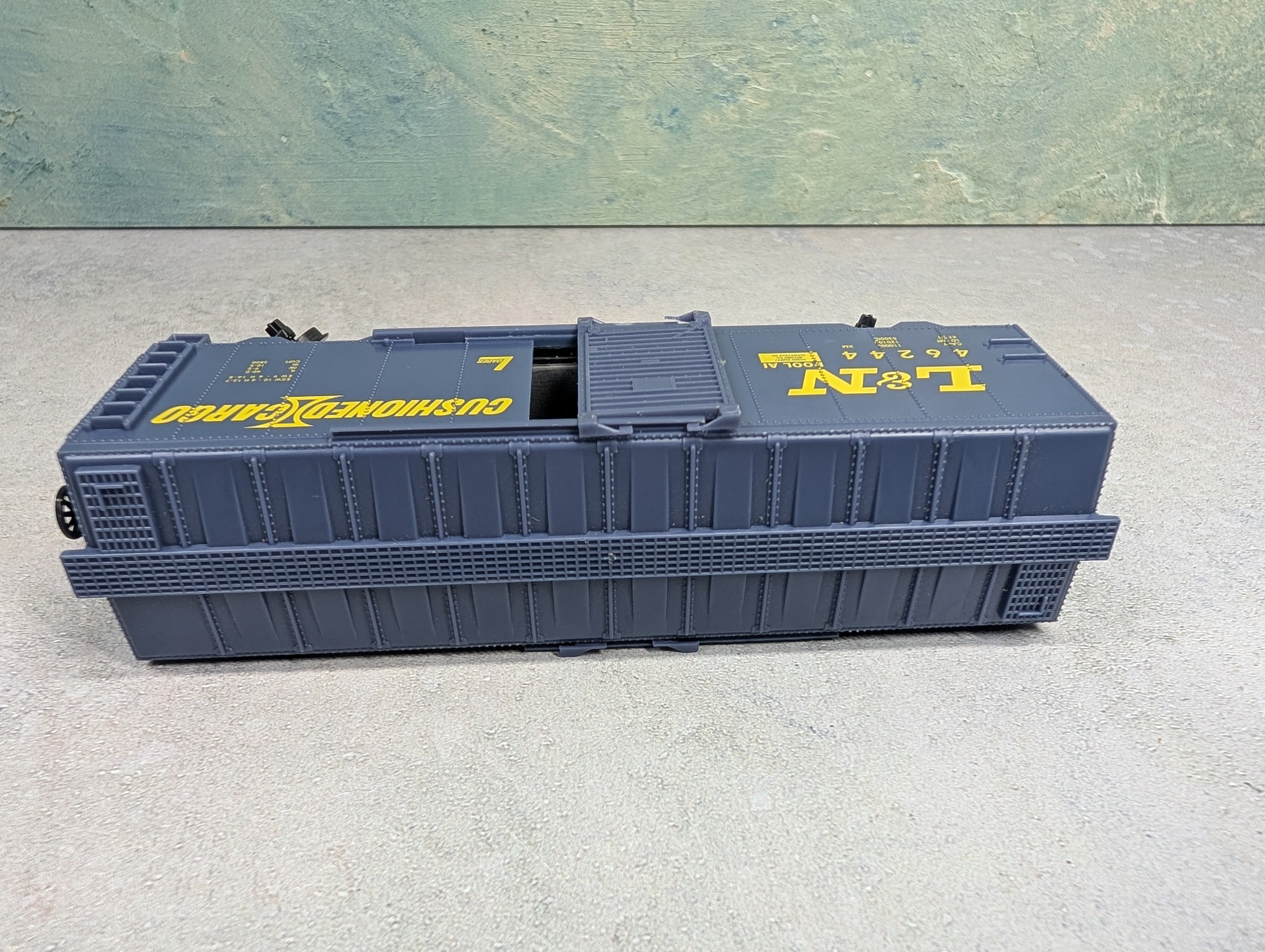 USED Life-Like HO Scale 40' Box Car Louisville & Nashville L&N #46244