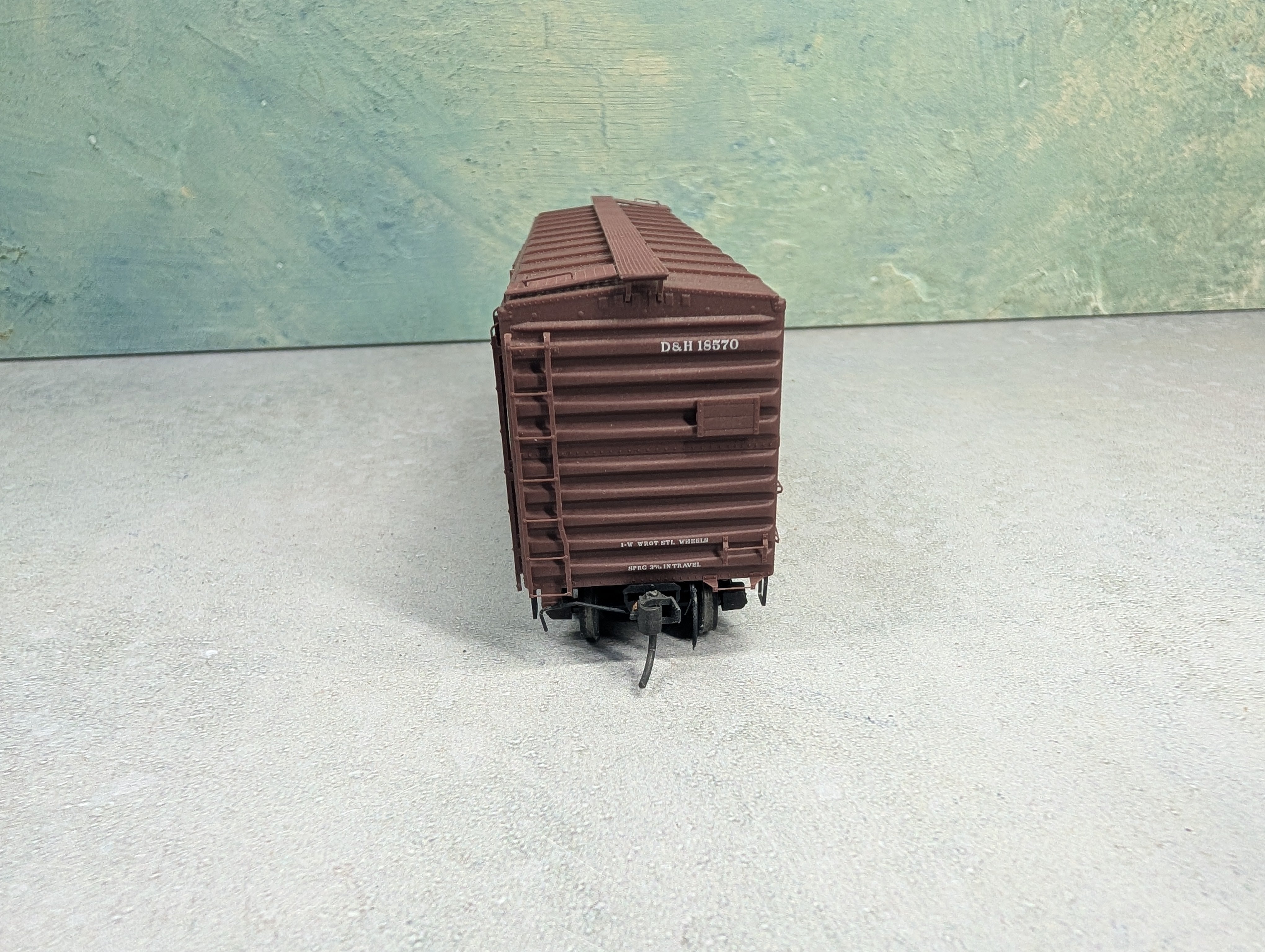 USED Kadee HO Scale 40' Box Car Delaware and Hudson D&H #18570