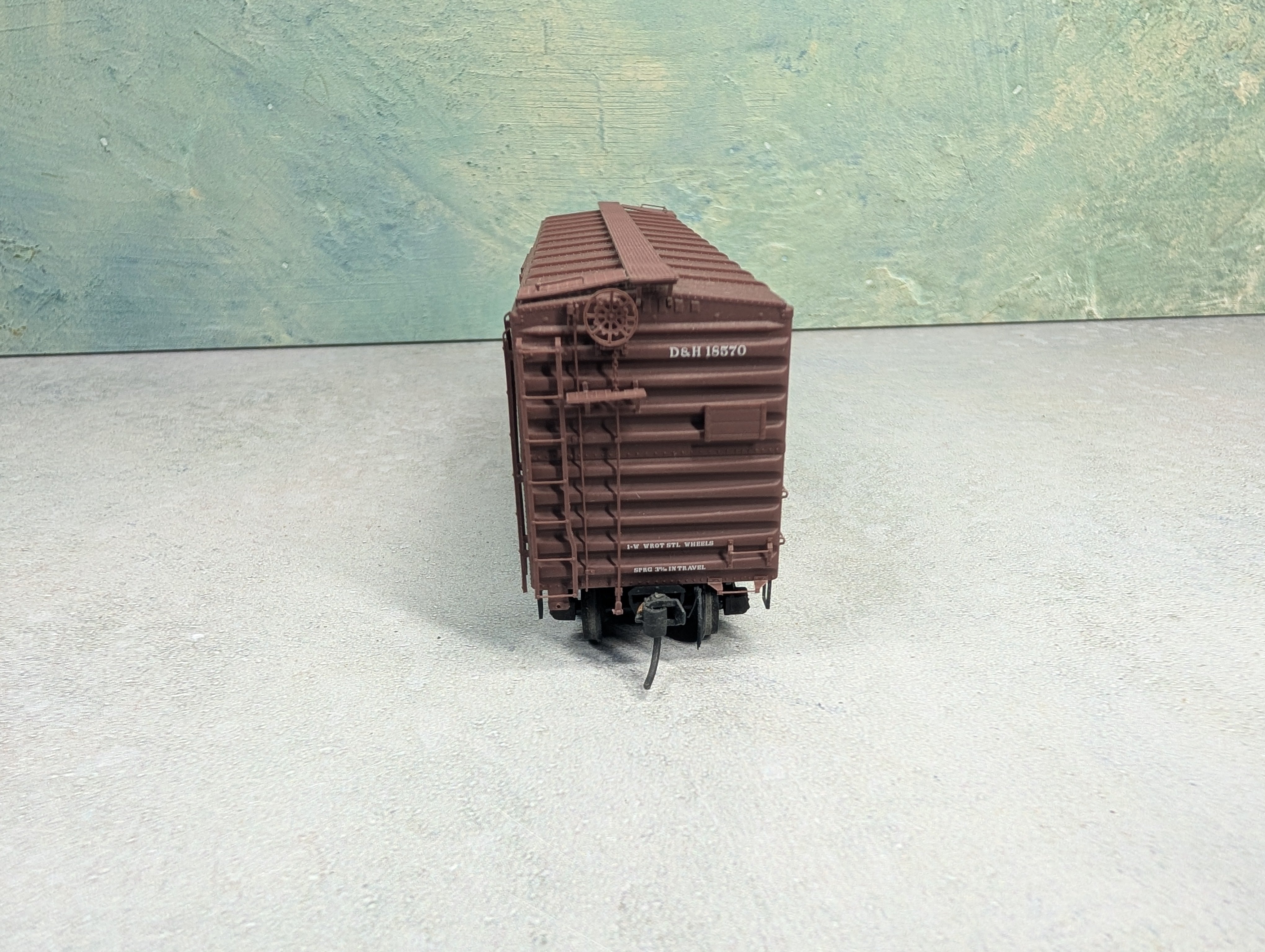 USED Kadee HO Scale 40' Box Car Delaware and Hudson D&H #18570