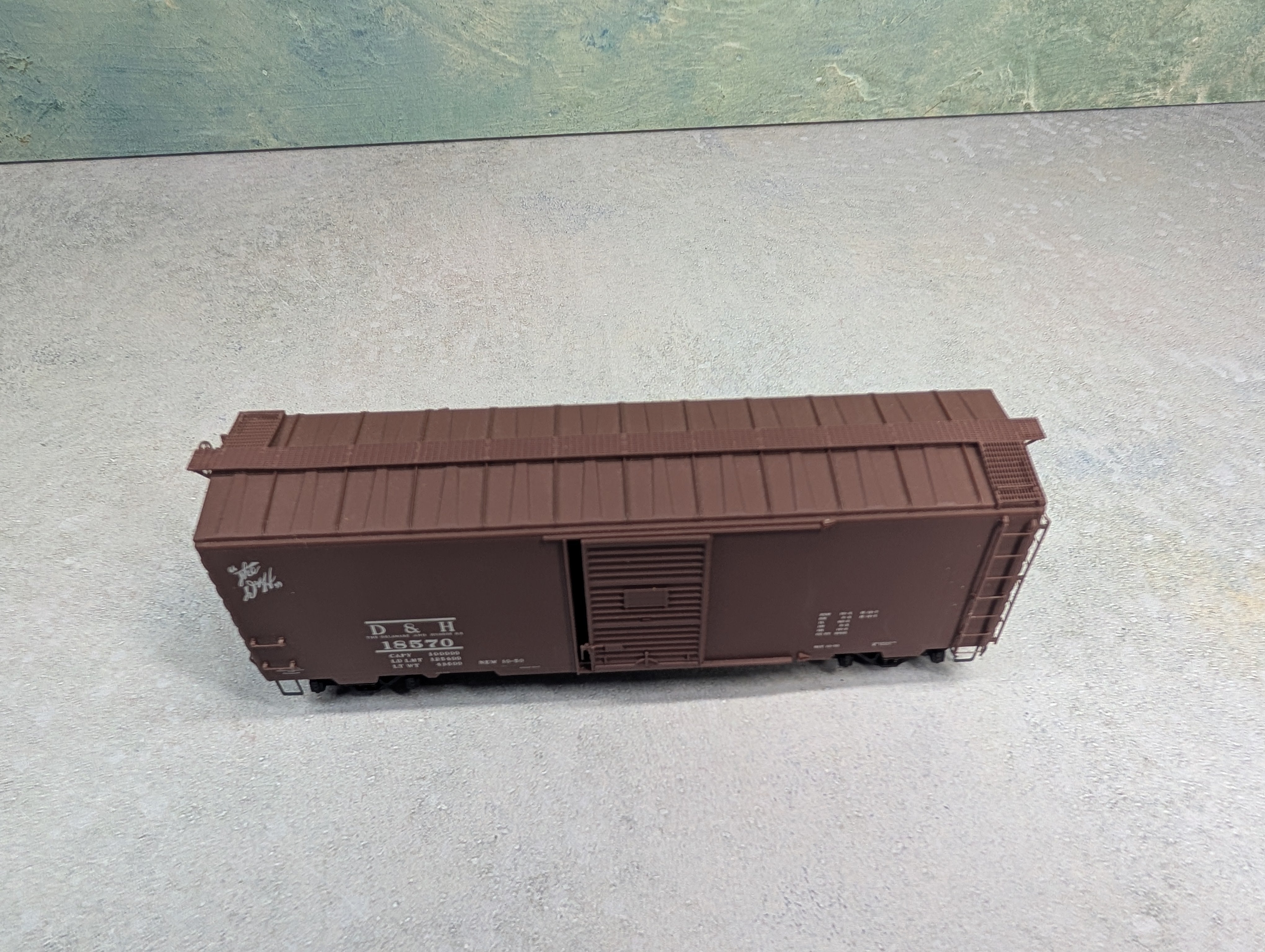 USED Kadee HO Scale 40' Box Car Delaware and Hudson D&H #18570