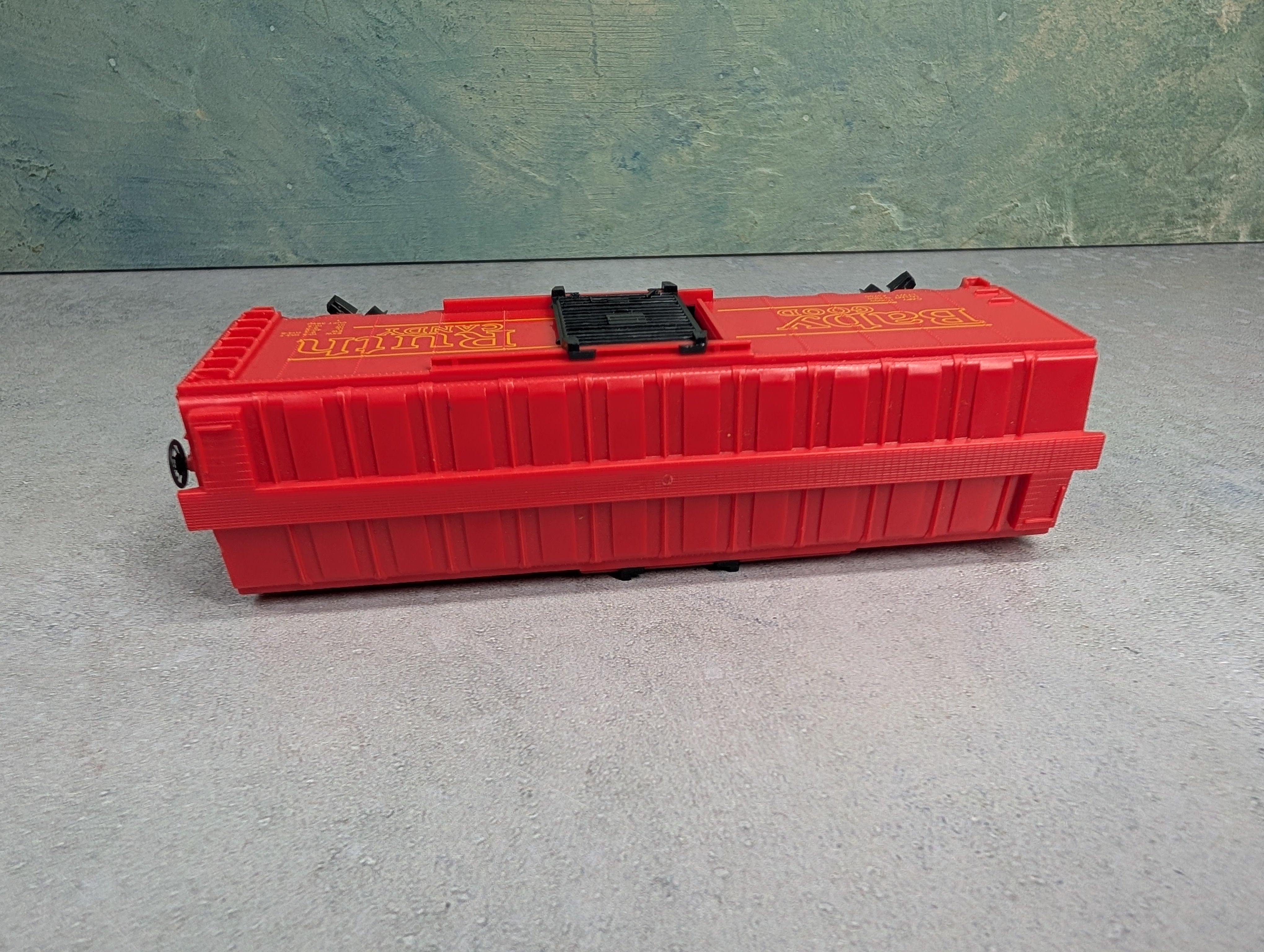 USED HO Scale 40' Box Car Baby Ruth