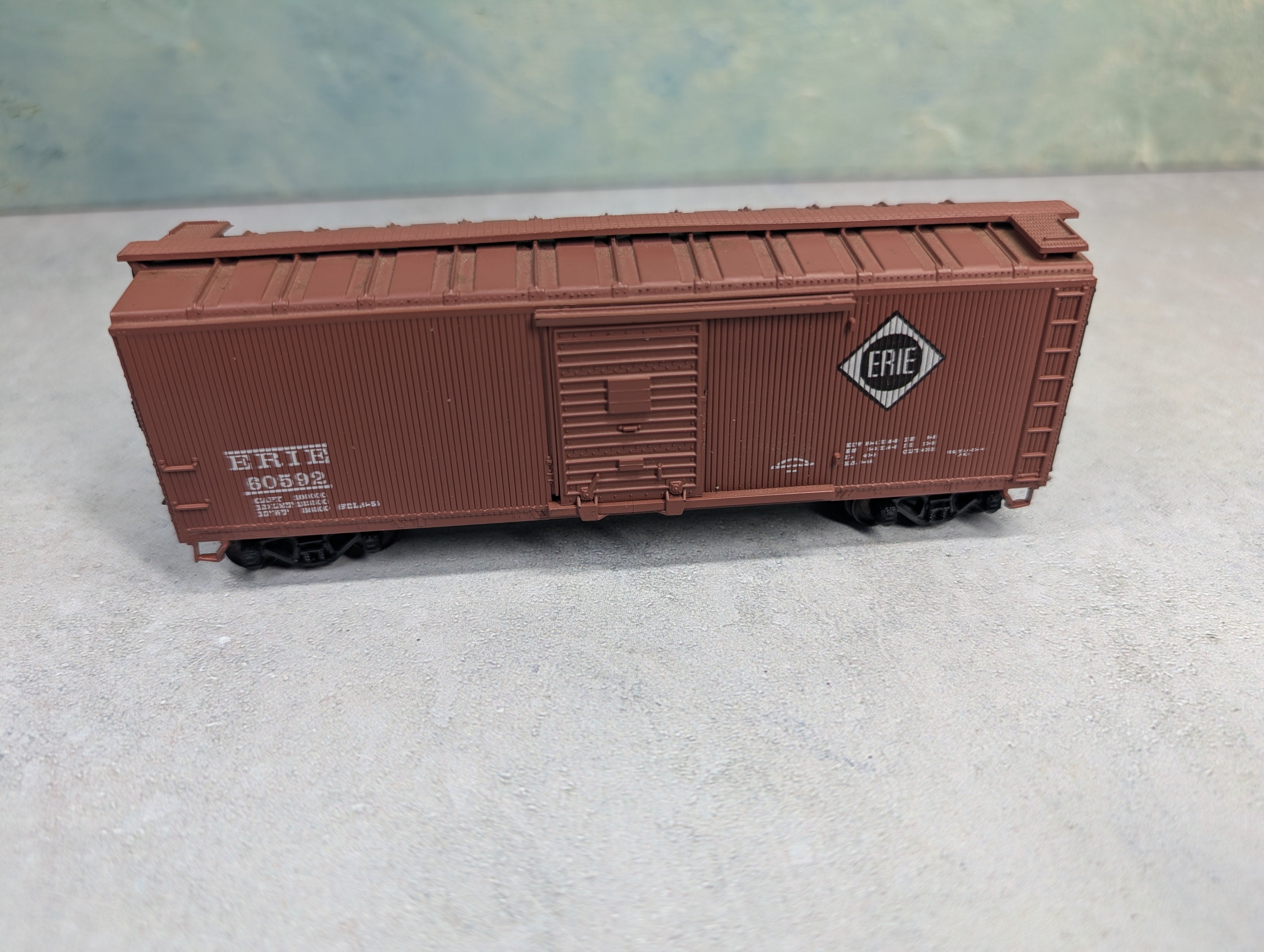 USED Athearn HO Scale 40' Wooden Box Car Erie #60592
