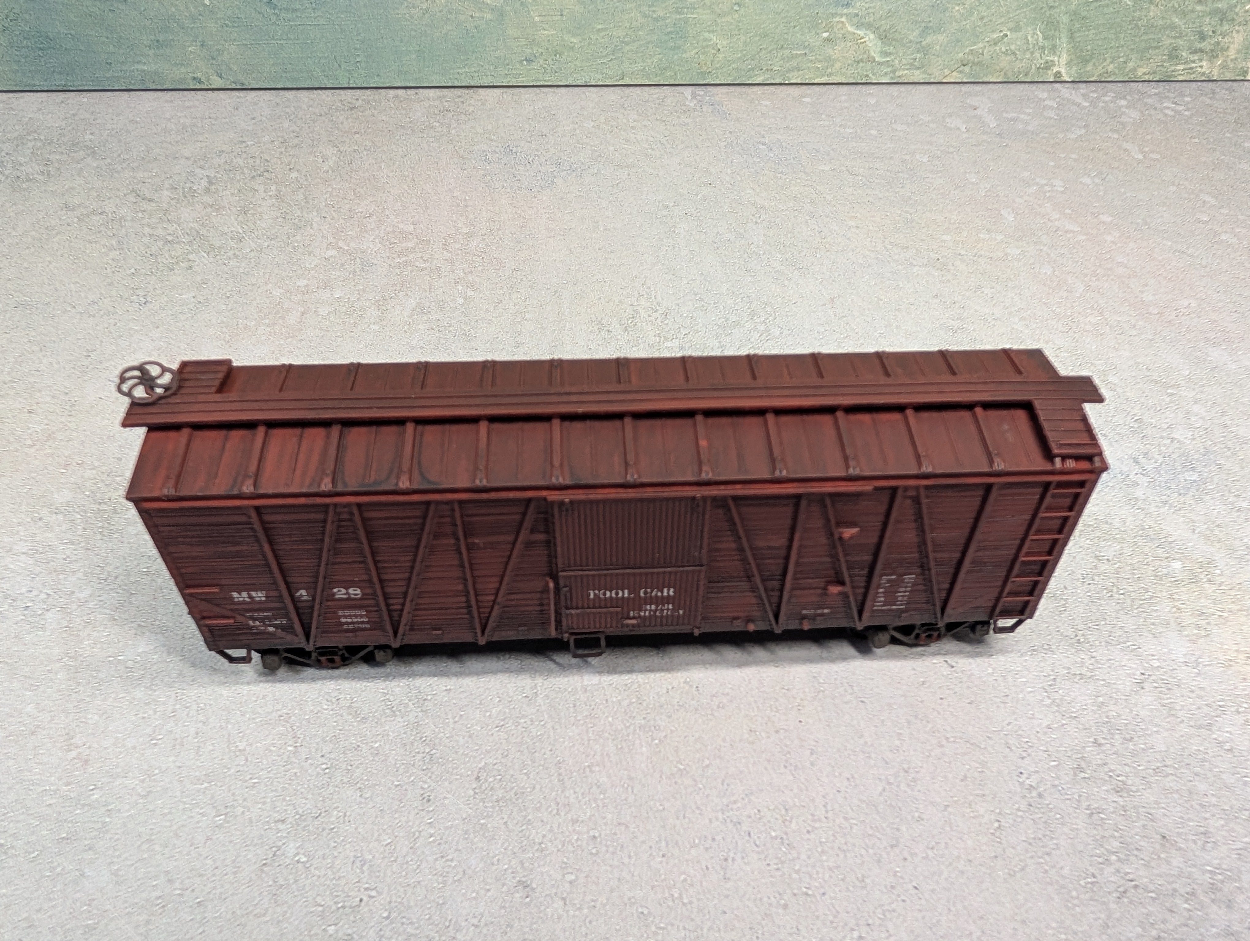 USED Accurail HO Scale 40' Wooden Tool Car MOW MW #428 Weathered