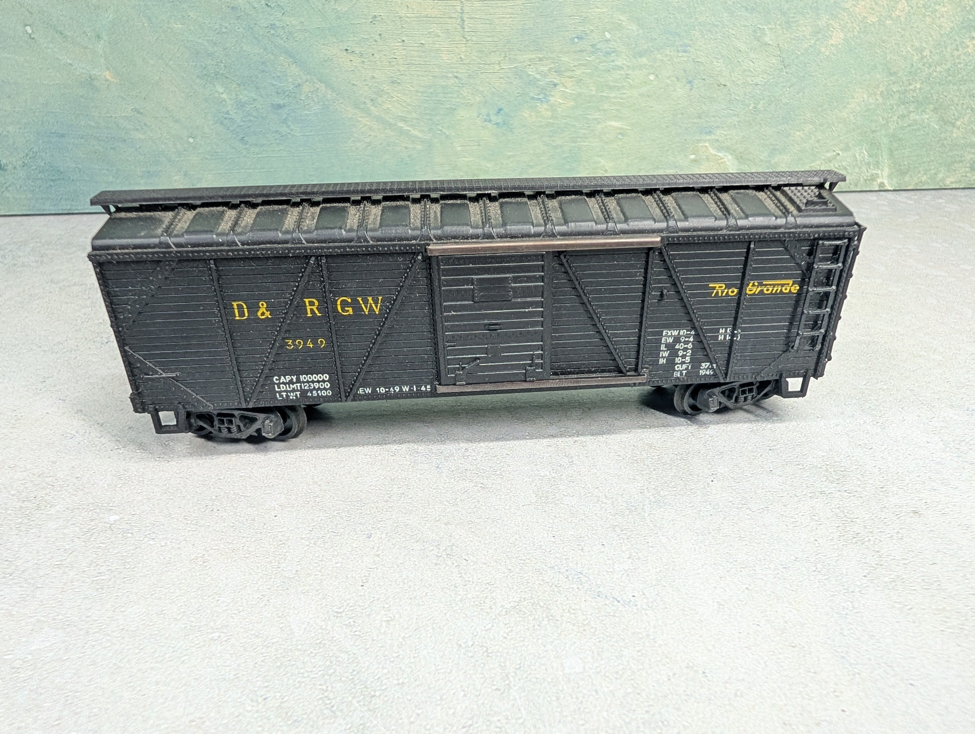 USED HO Scale 40' Wooden Box Car Rio Grande D&RGW #3949