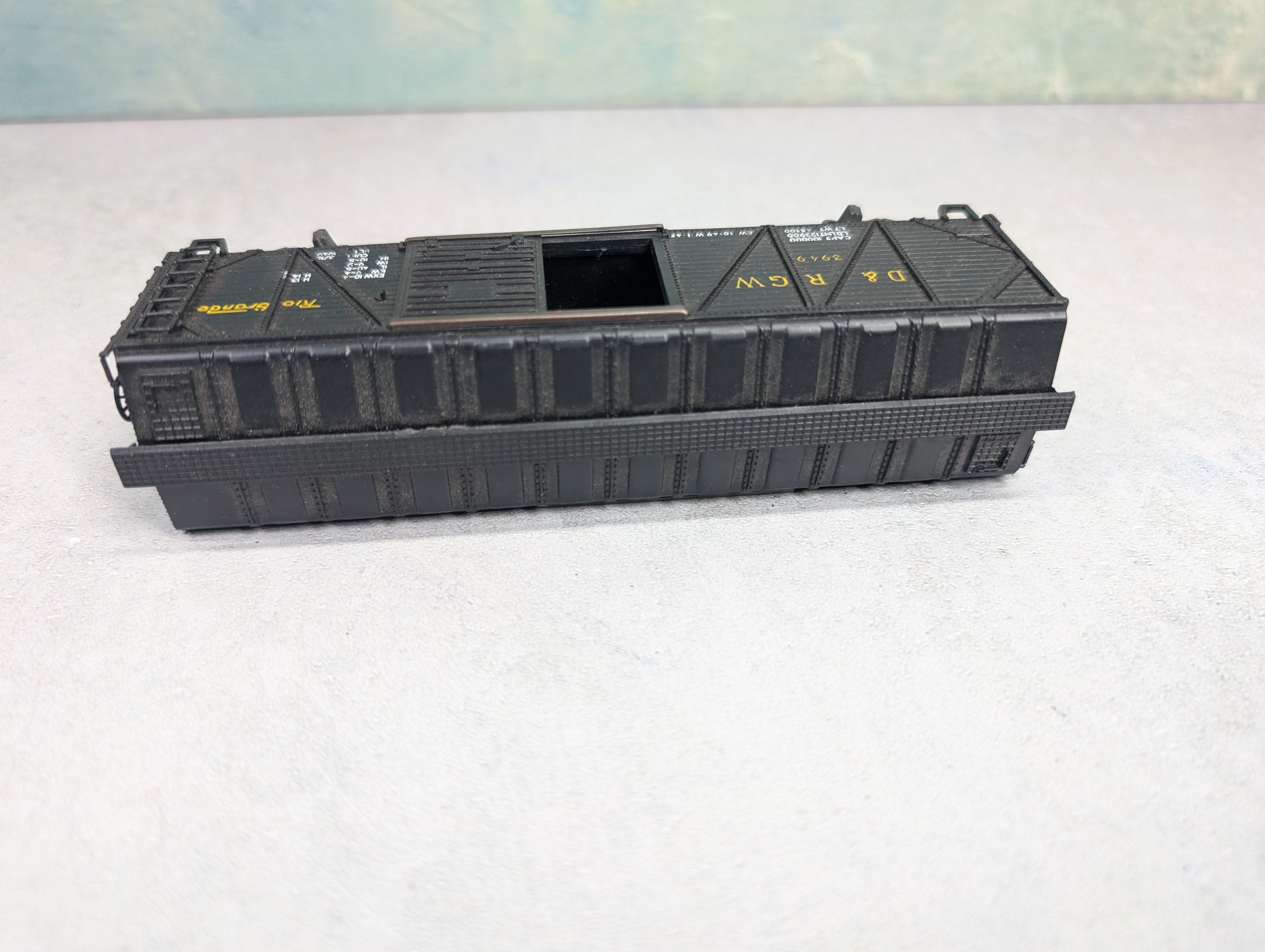 USED HO Scale 40' Wooden Box Car Rio Grande D&RGW #3949