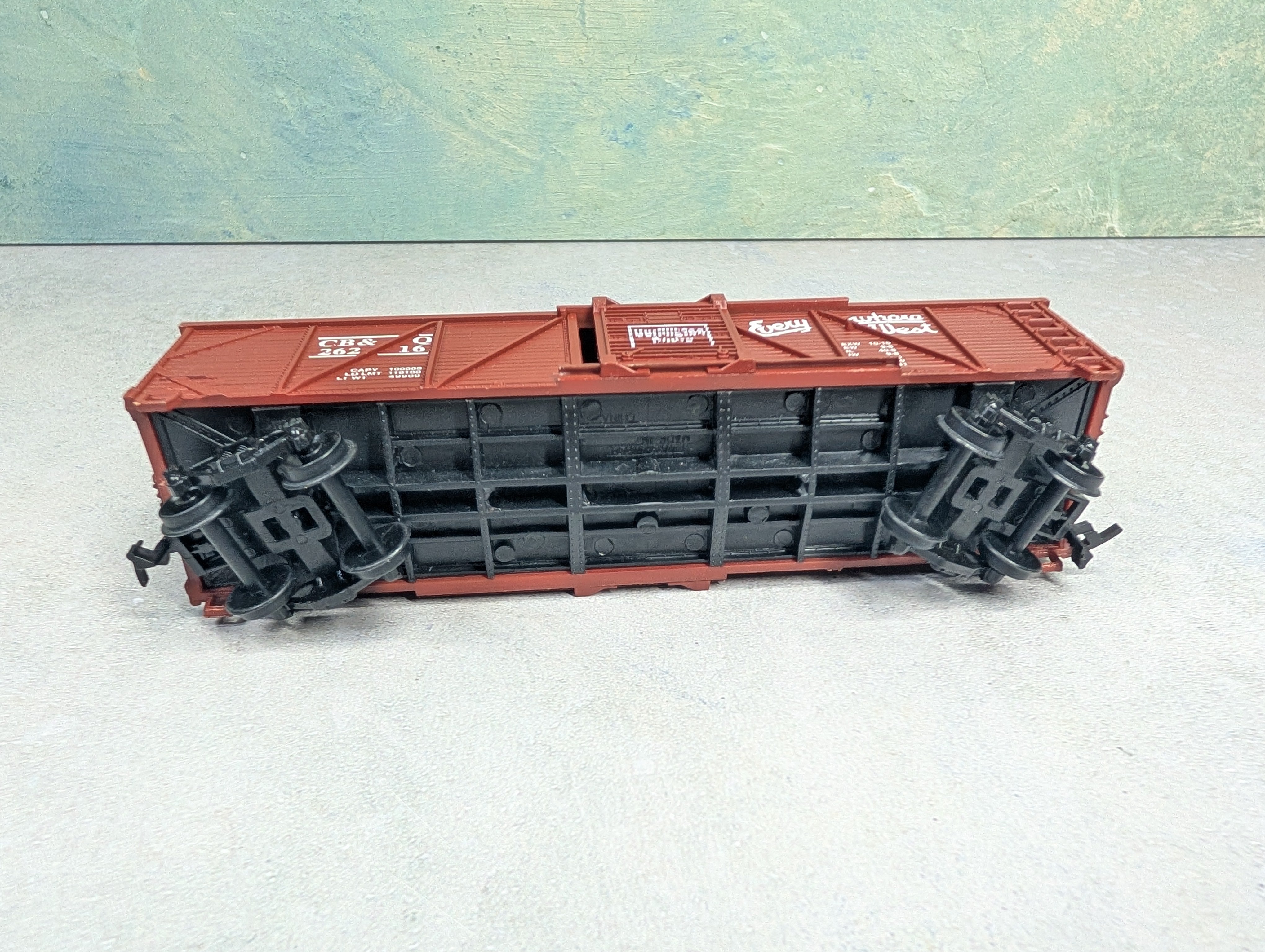 USED Life-Like HO Scale 40' Wooden Box Car Burlington CB&Q #26216