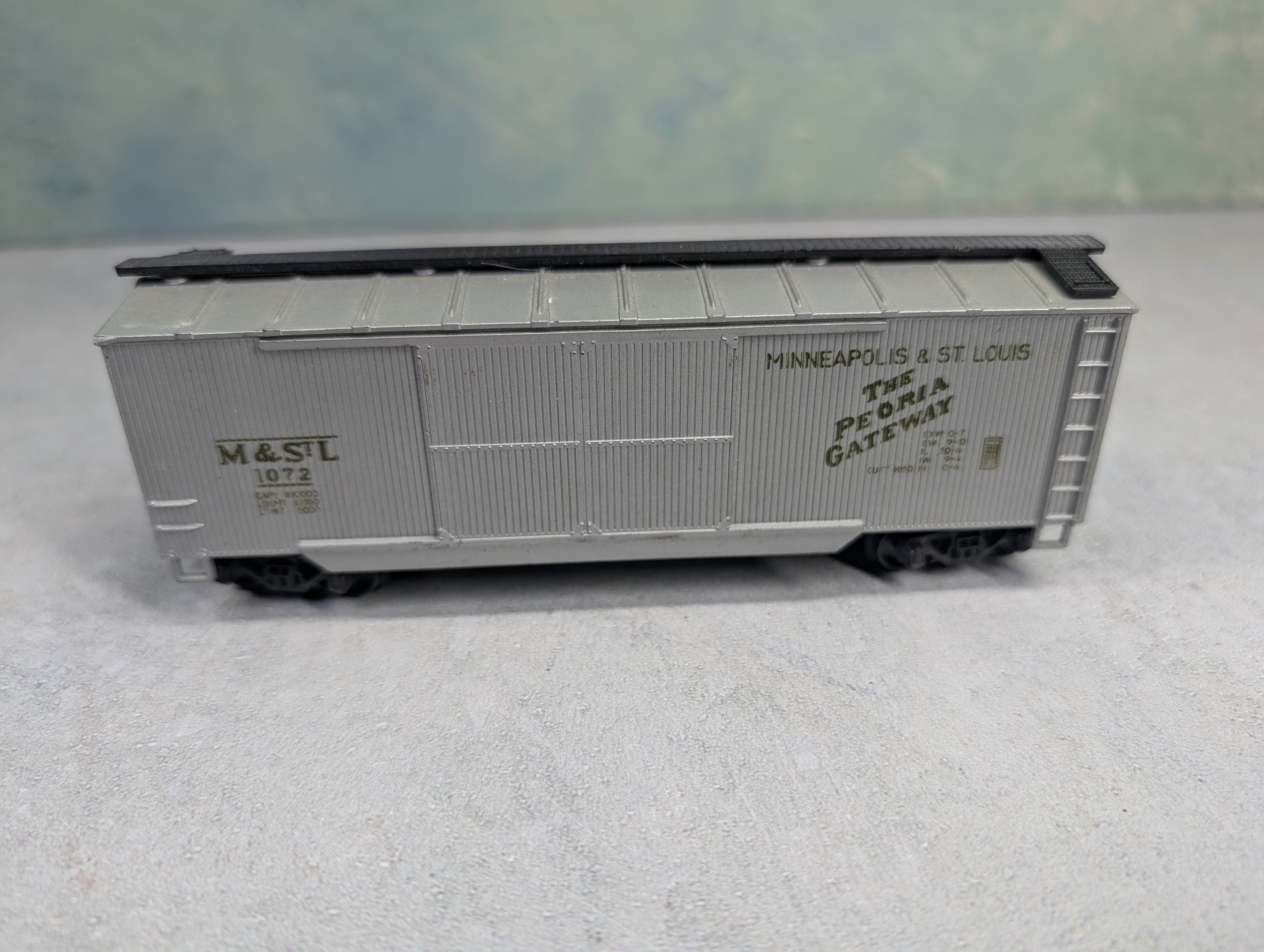 USED AHM HO Scale 40' Wooden Box Car Minneapolis & St Louis M&StL #1072