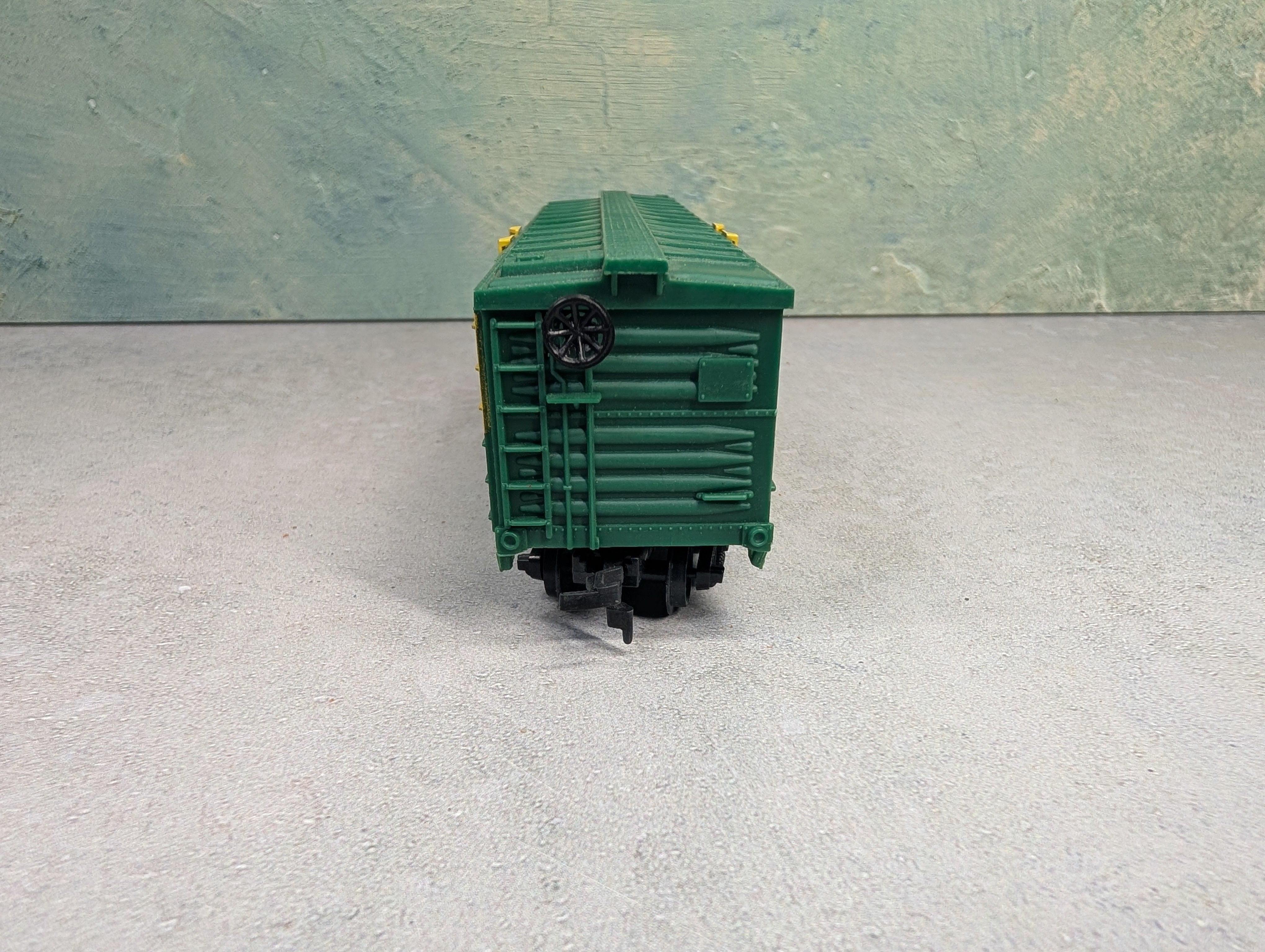 USED Life-Like HO Scale 40' Cattle Stock Car Chicago & North Western CNW #14802