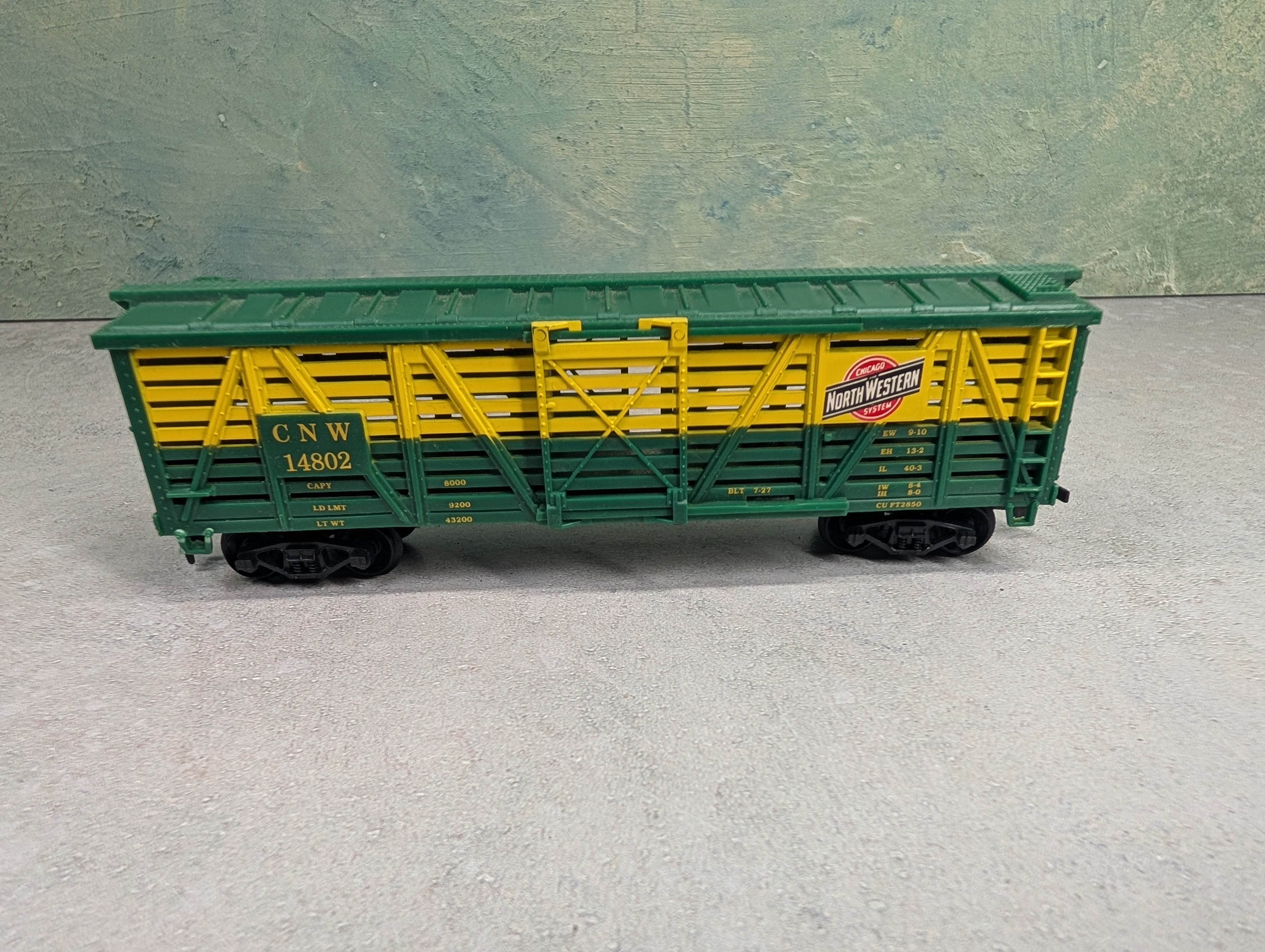 USED Life-Like HO Scale 40' Cattle Stock Car Chicago & North Western CNW #14802