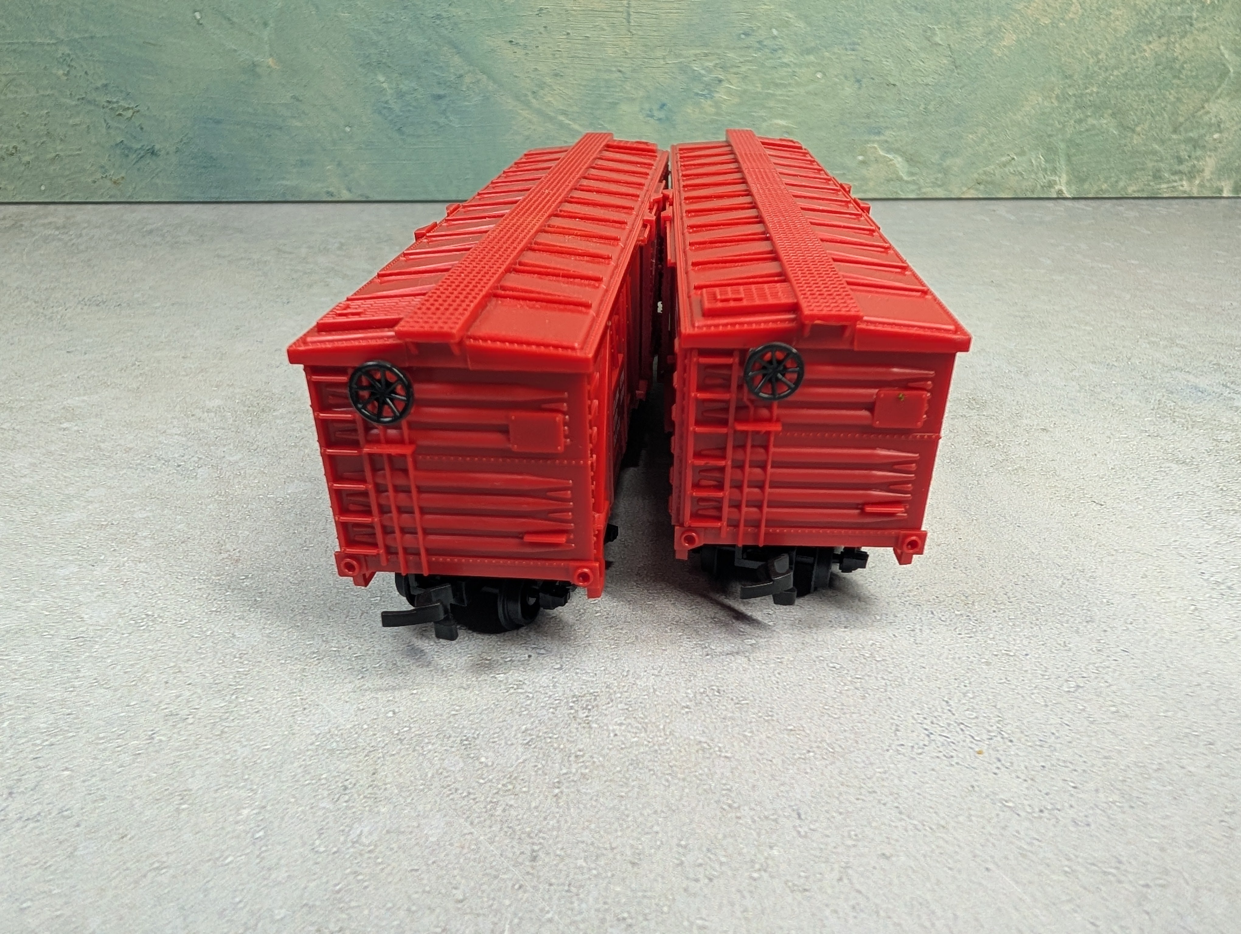 USED Life-Like HO Scale Lot of 40' Cattle Stock Cars Great Northern #55924 (2 pcs)