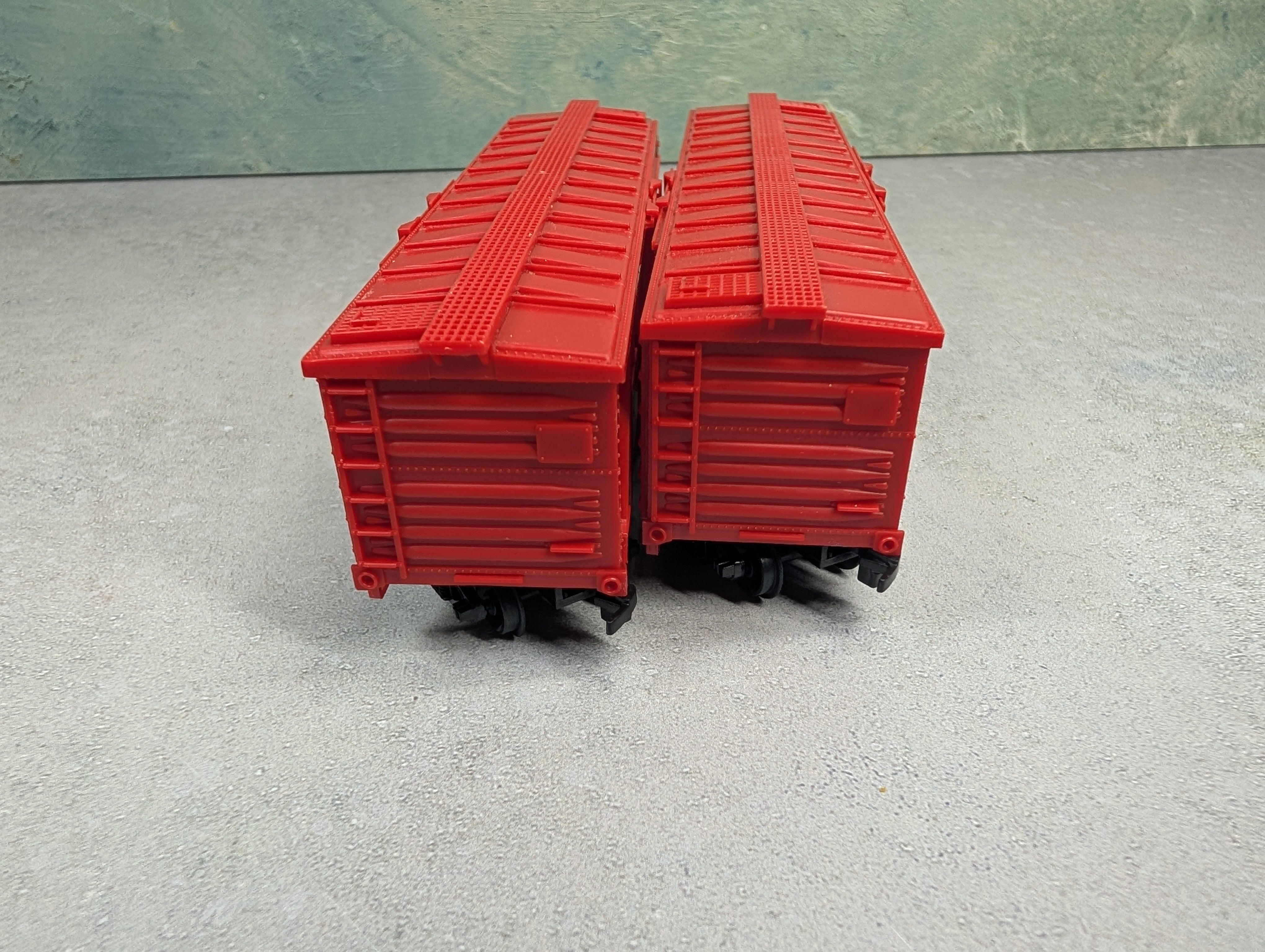 USED Life-Like HO Scale Lot of 40' Cattle Stock Cars Great Northern #55924 (2 pcs)