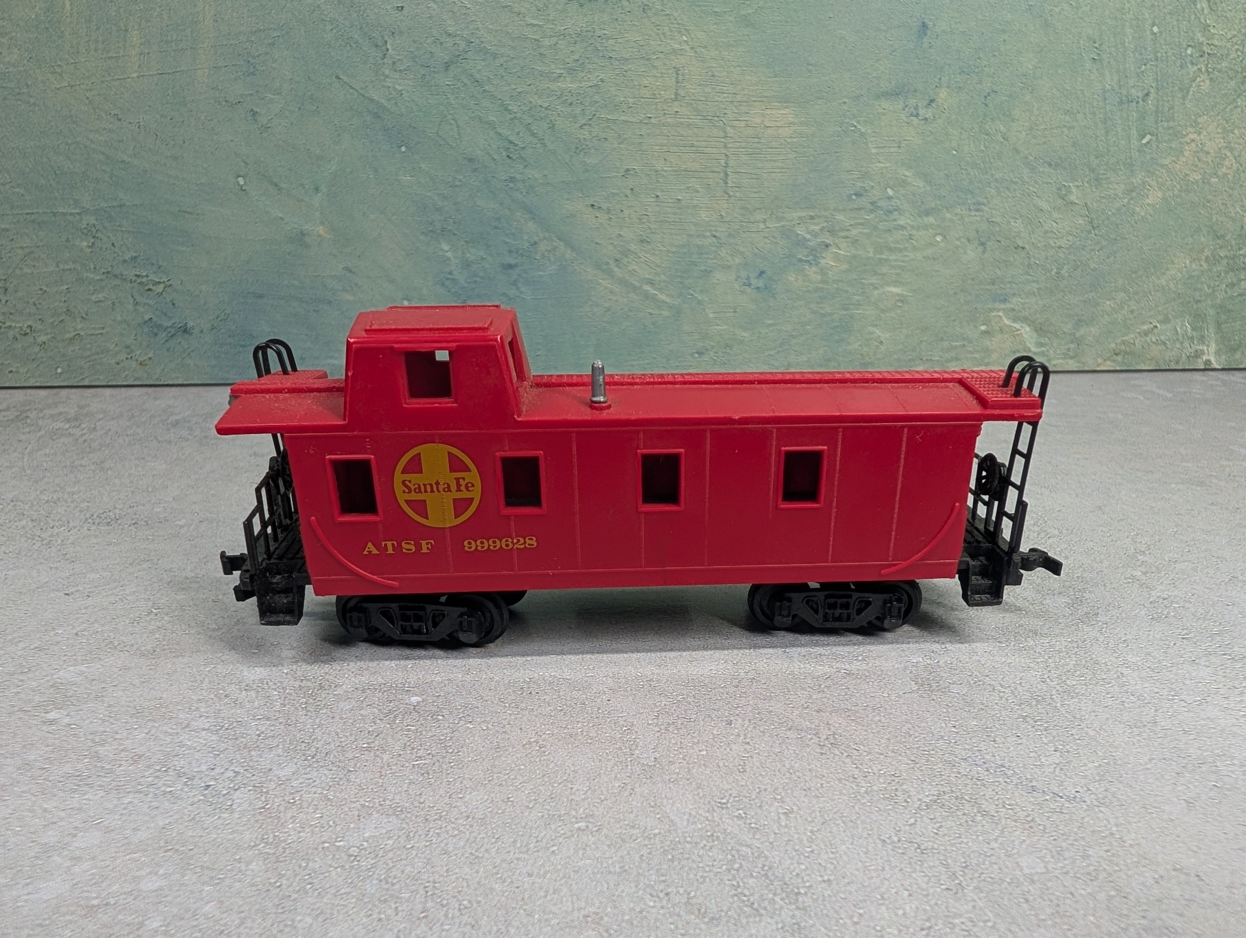 USED Bachmann HO Scale Caboose Santa Fe ATSF #999628