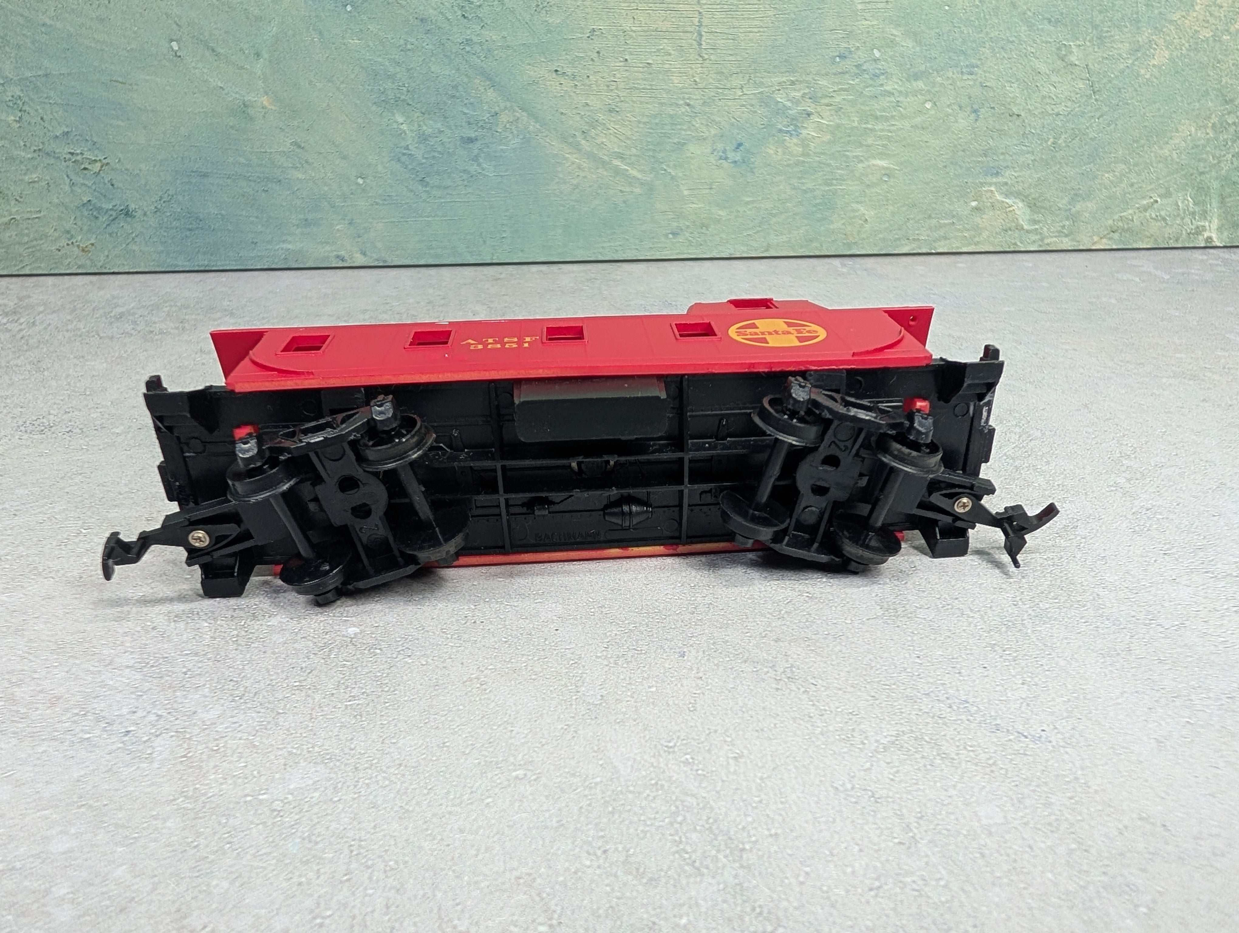 USED Bachmann HO Scale Caboose Santa Fe ATSF #3851