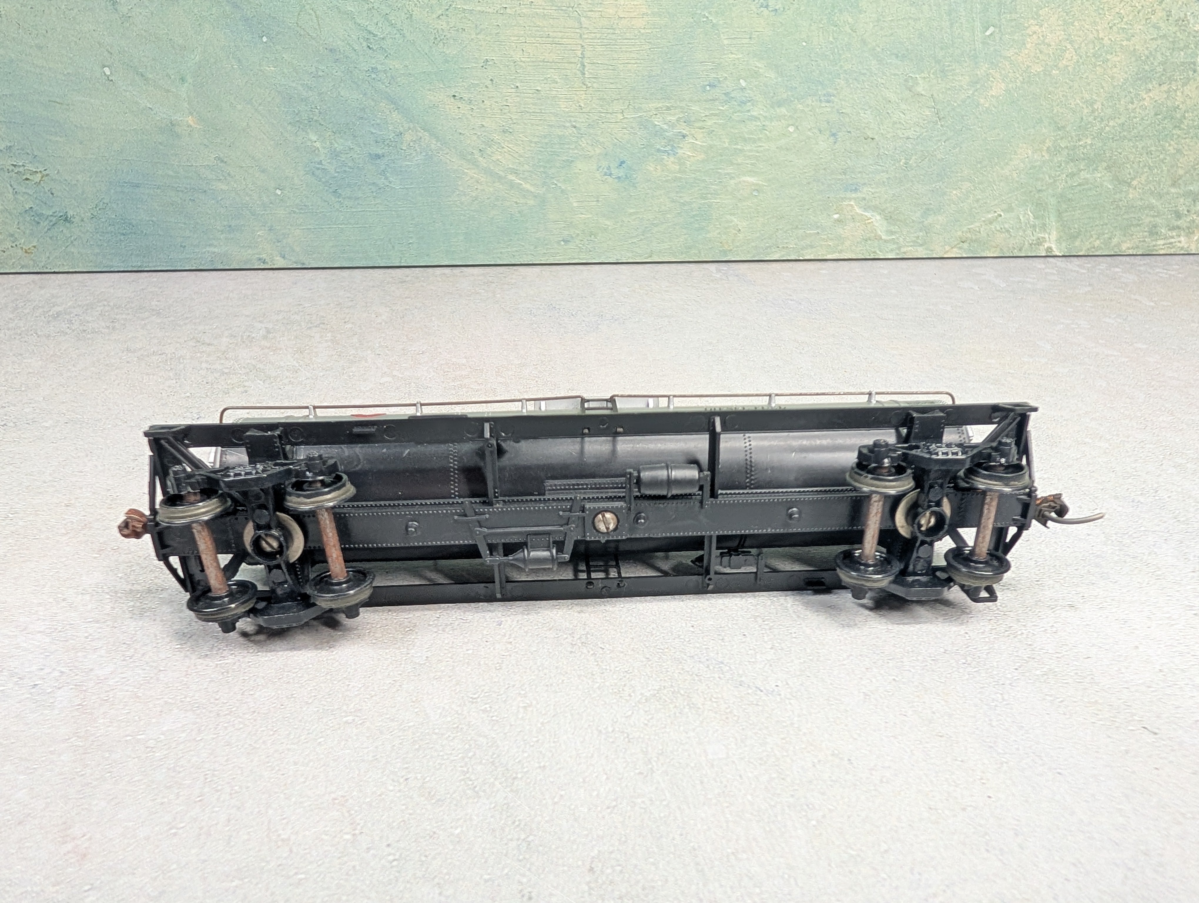 USED Athearn HO Scale Single Dome Tank Car Diesel Fuel Service