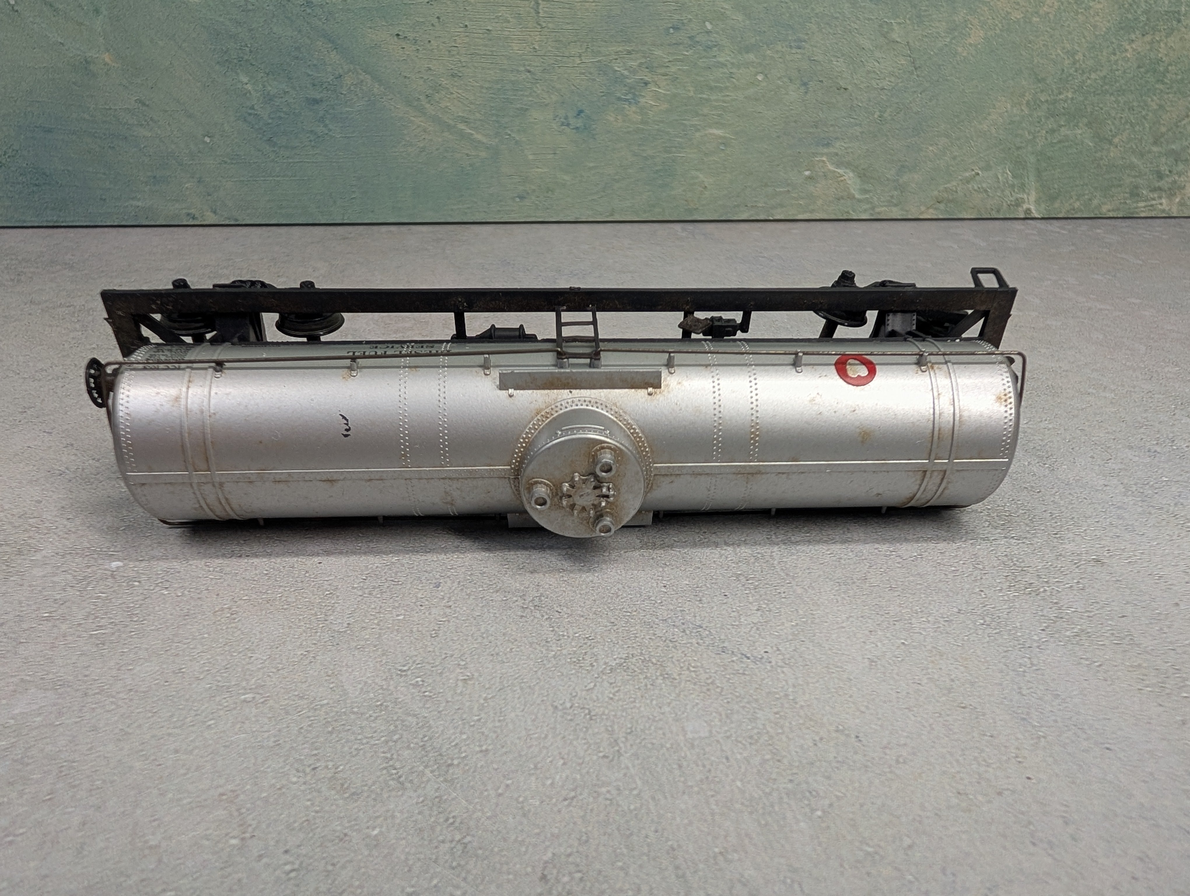 USED Athearn HO Scale Single Dome Tank Car Diesel Fuel Service