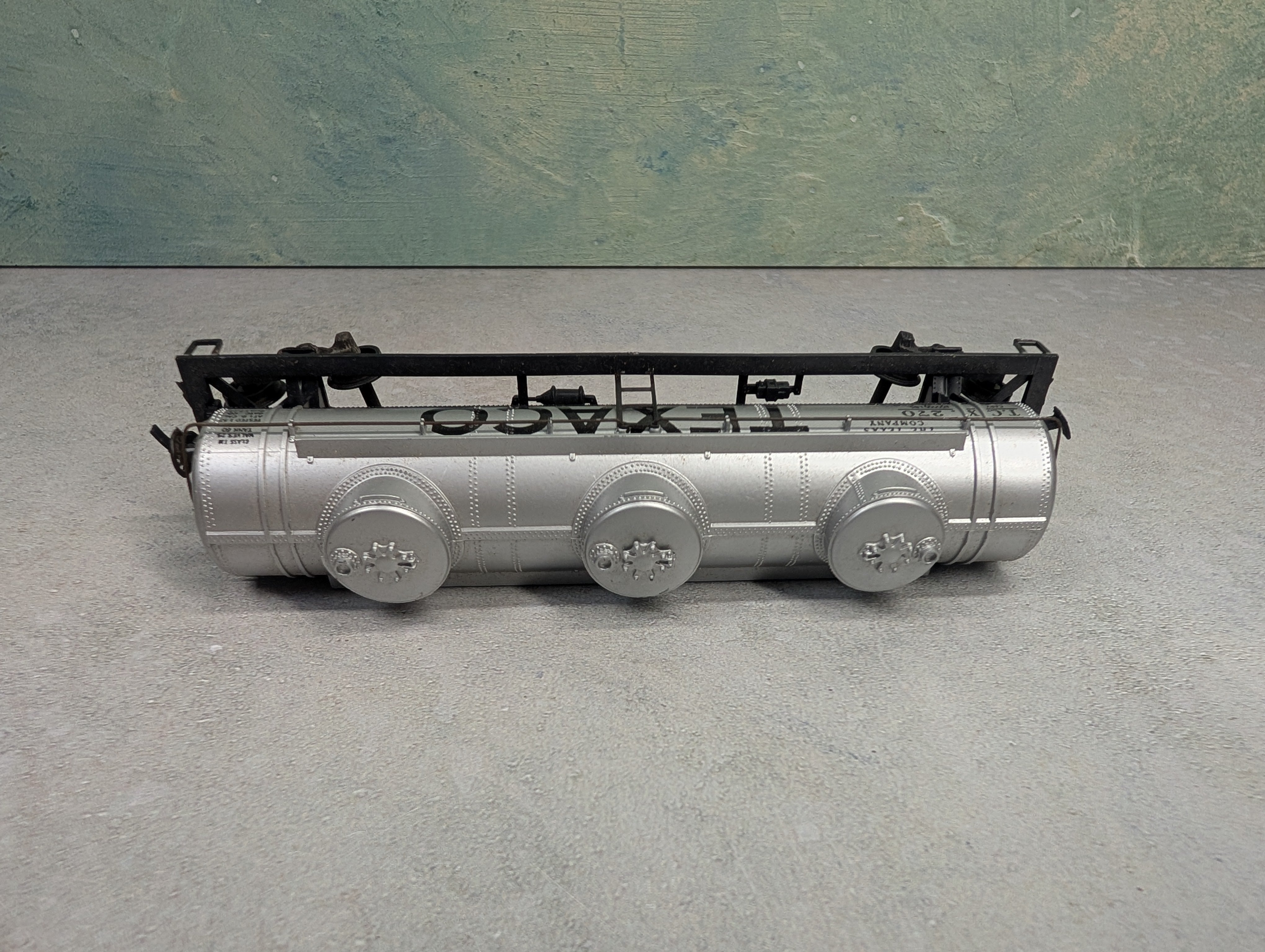 USED Athearn HO Scale Triple Dome Tank Car Texaco TCX #270