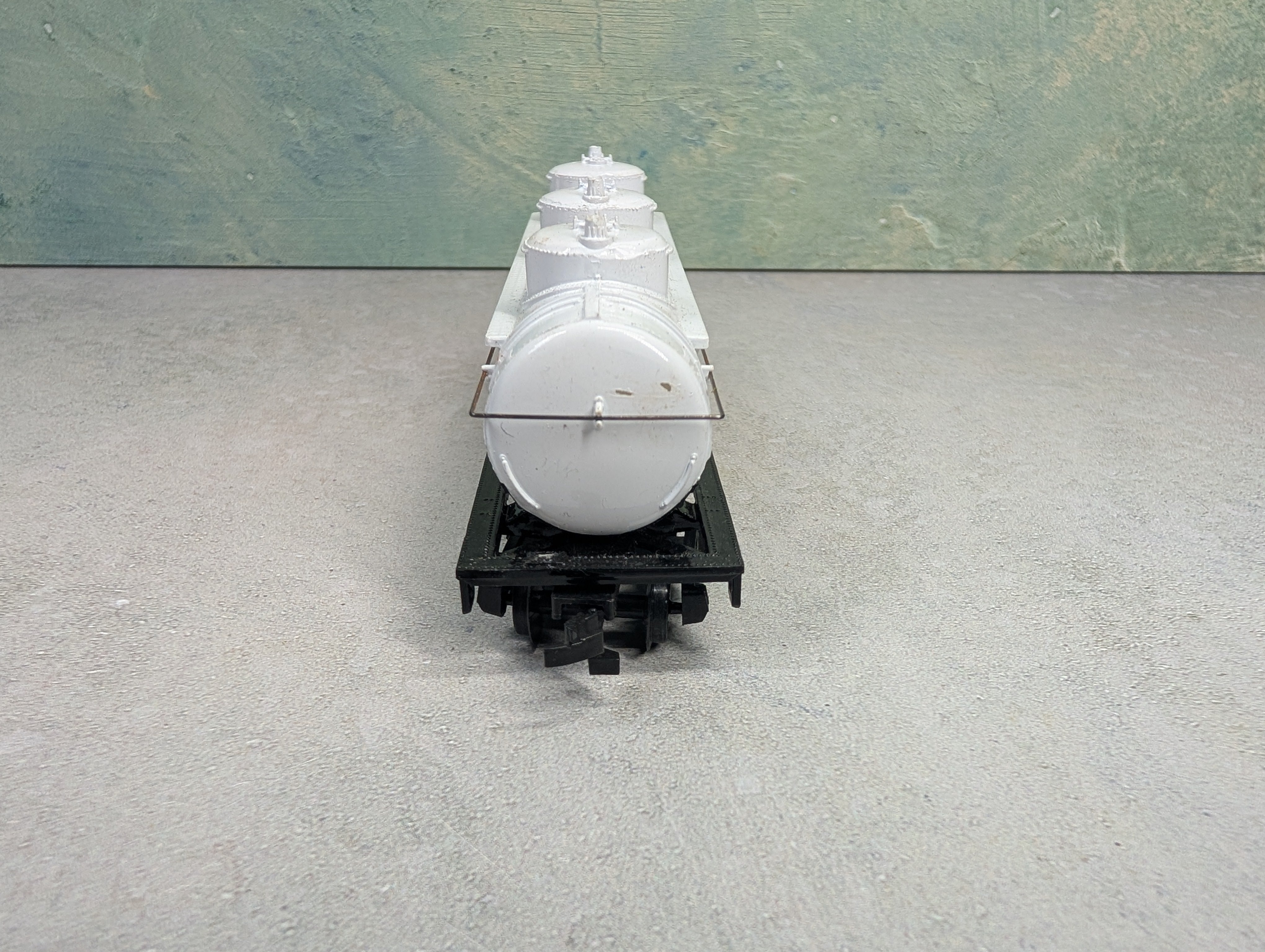 USED Bachmann HO Scale Triple Dome Tank Car Cyanamid