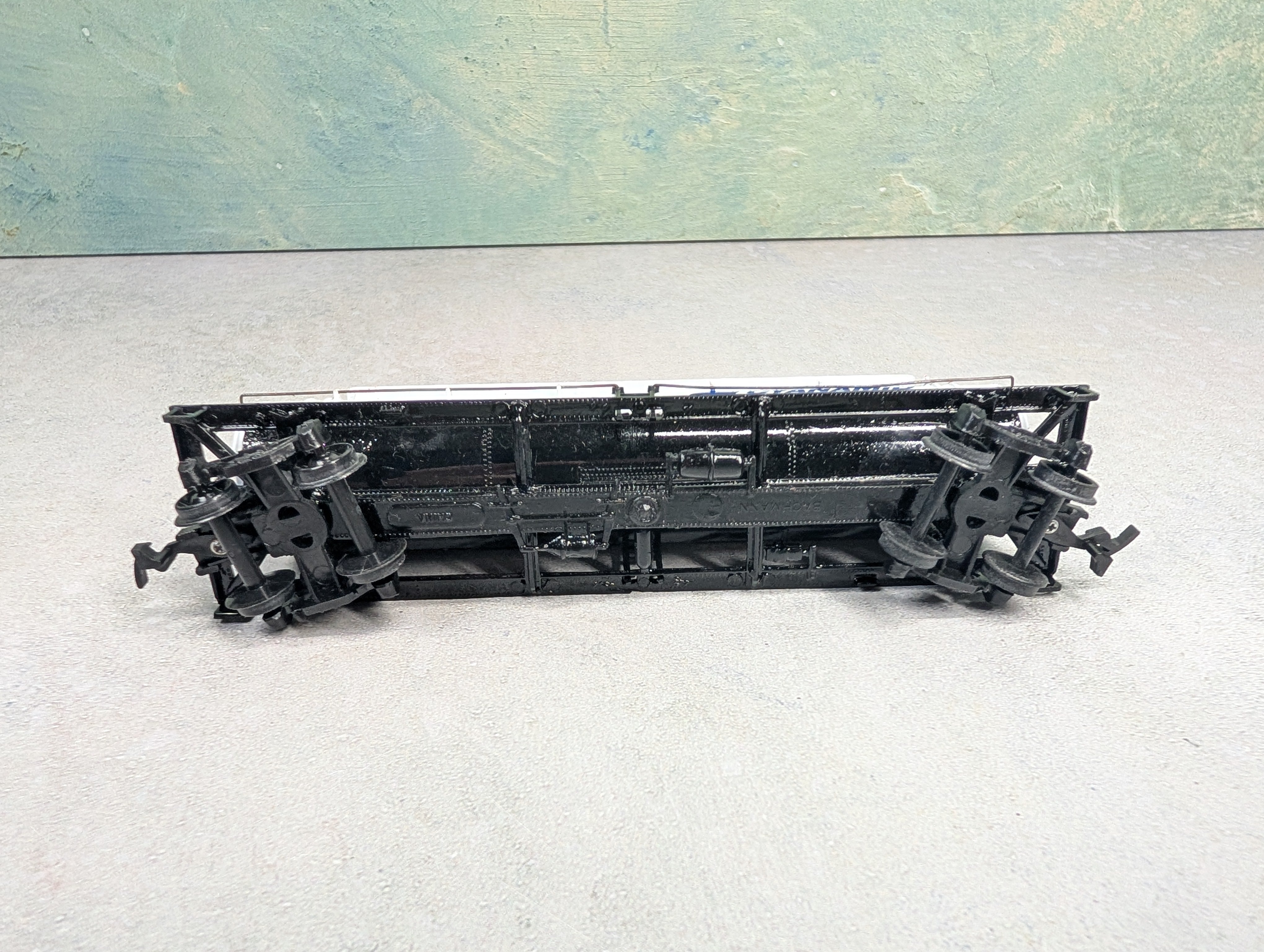 USED Bachmann HO Scale Triple Dome Tank Car Cyanamid