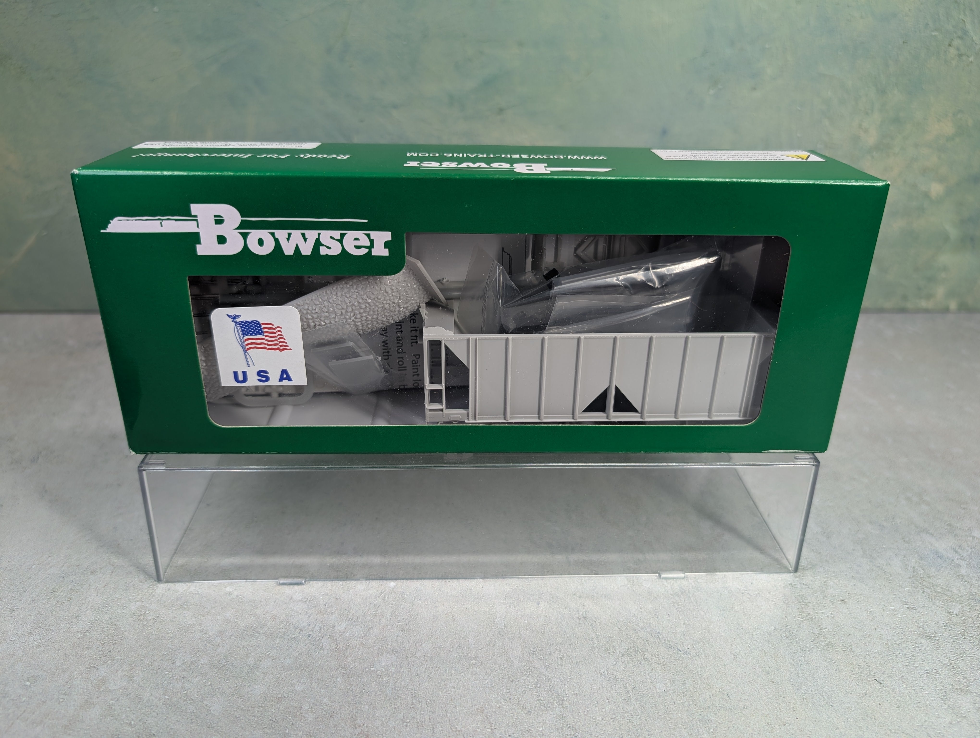 Bowser #3-1701 HO Scale 70-Ton 2 Bay Ballast Car Undecorated Open Side KIT