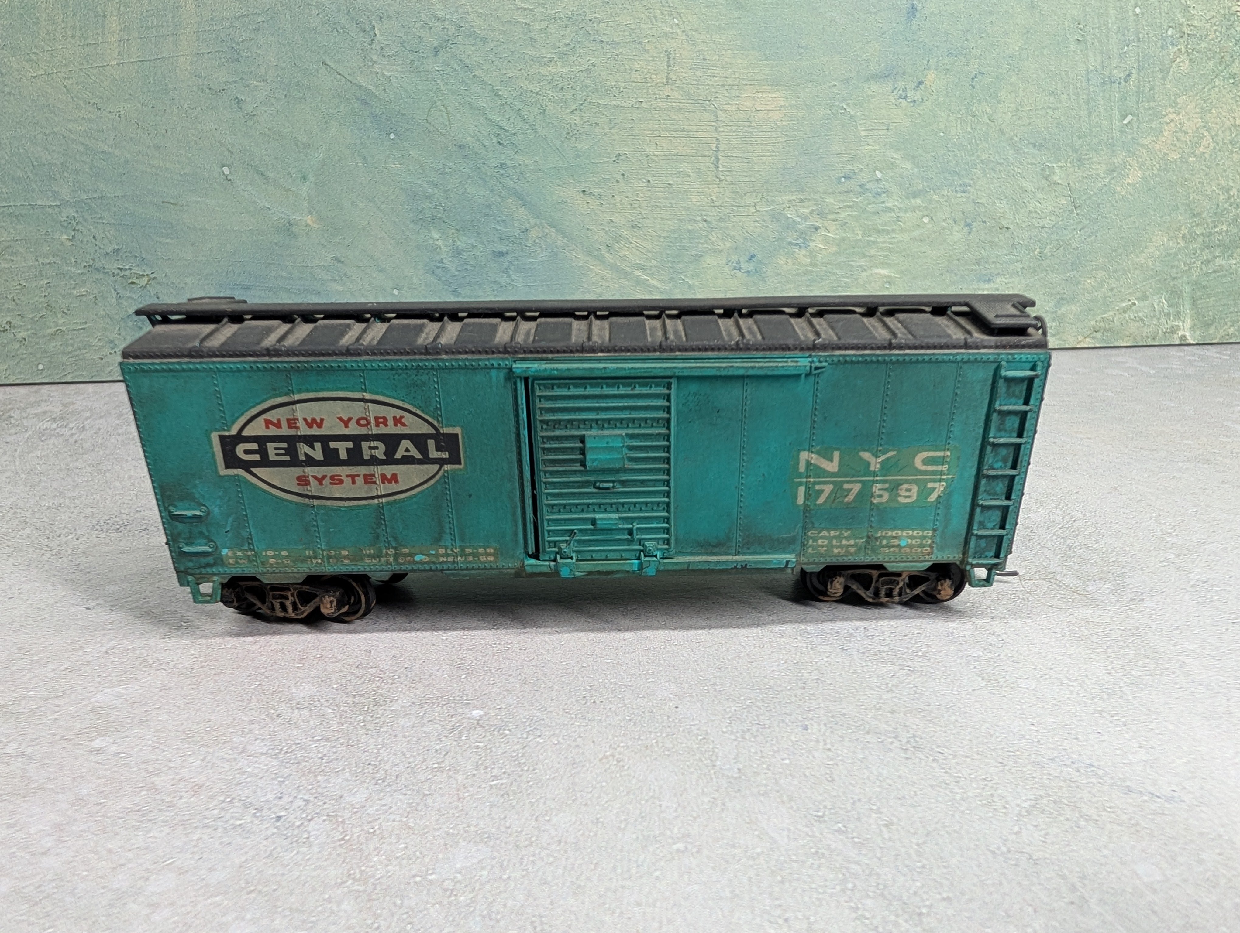 USED Athearn HO Scale 40' Box Car New York Central NYC #177597 Decals & Weathered