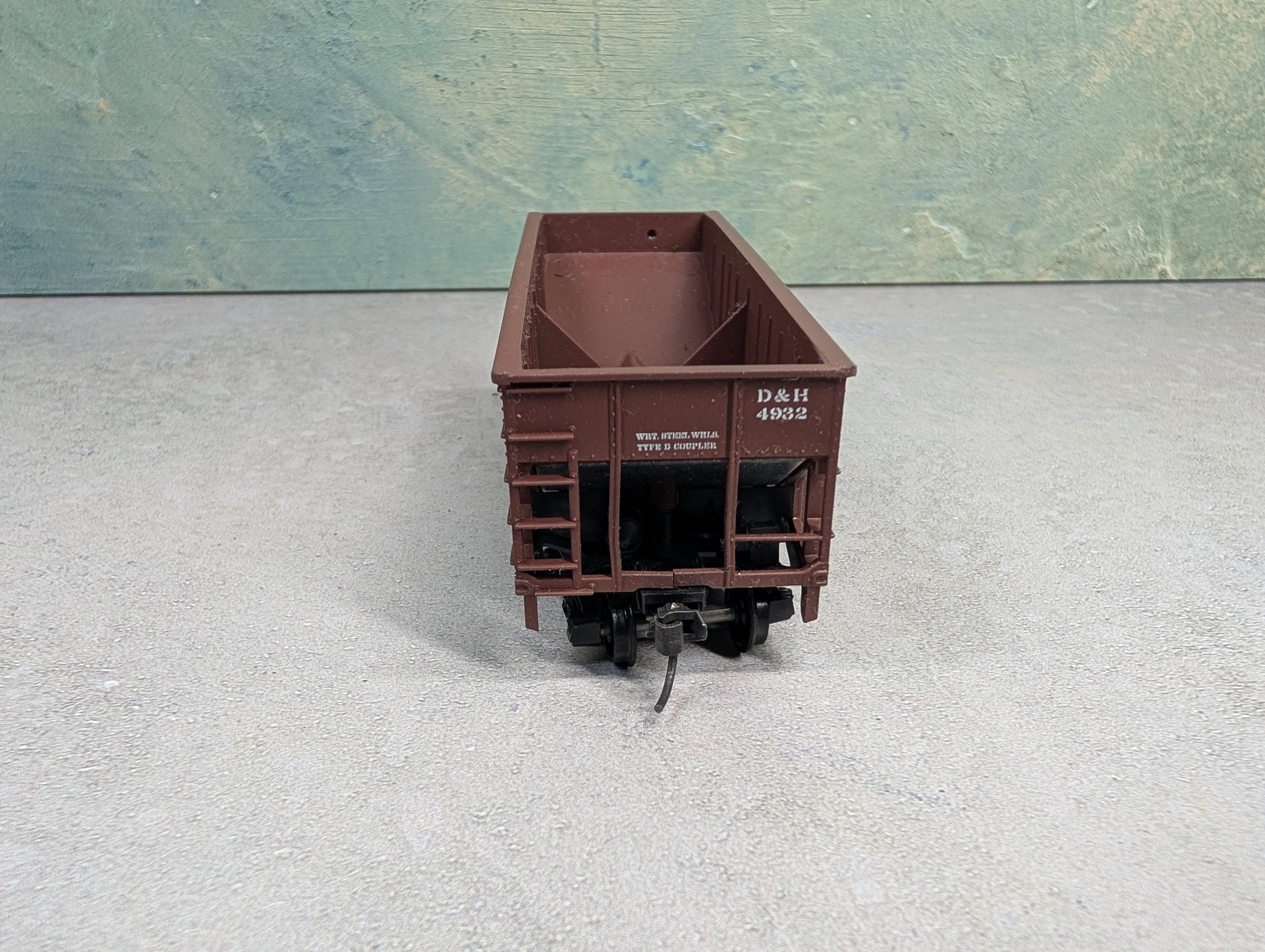 USED Athearn HO Scale 2 Bay Hopper Delaware and Hudson D&H #4932