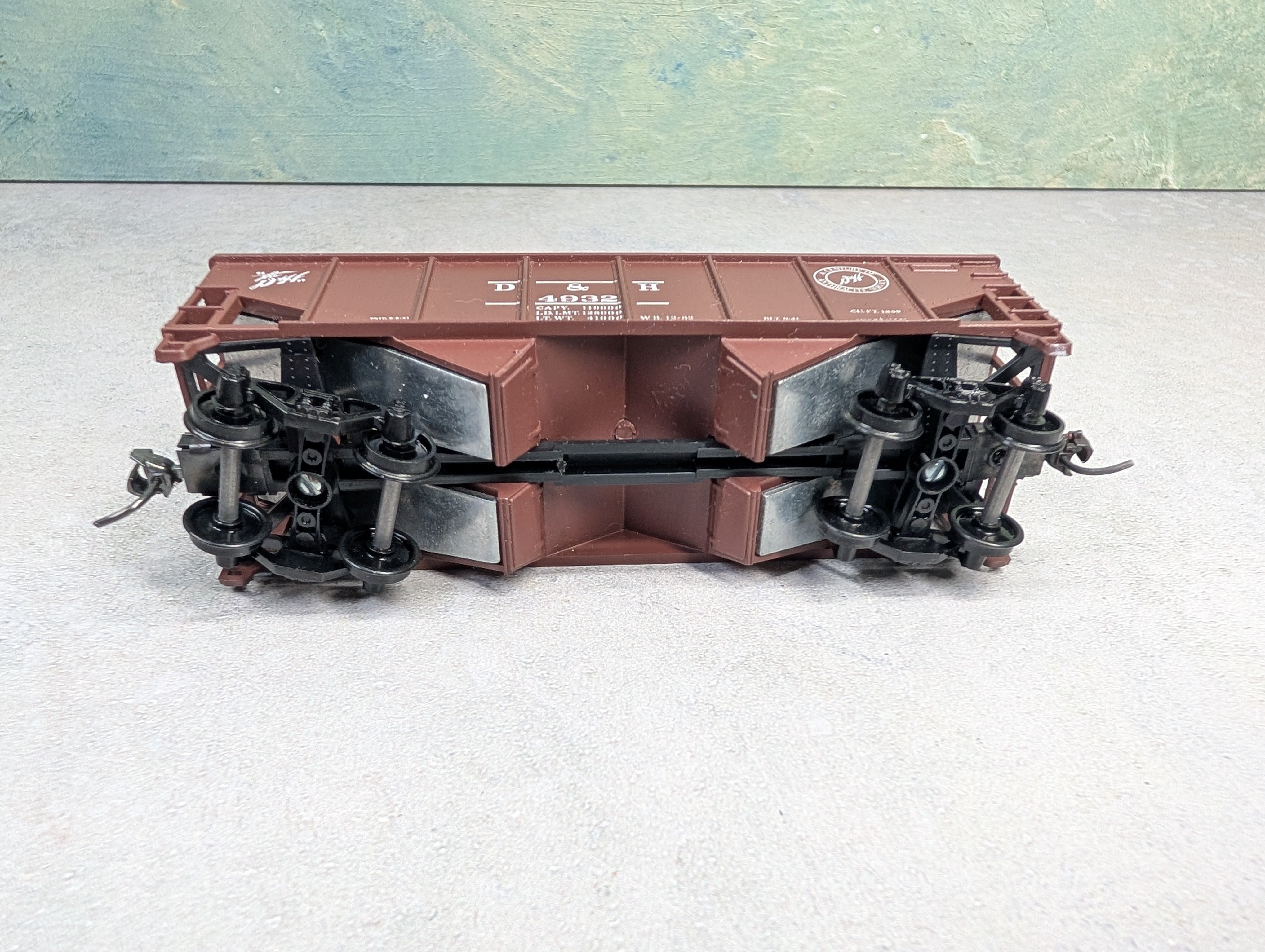 USED Athearn HO Scale 2 Bay Hopper Delaware and Hudson D&H #4932