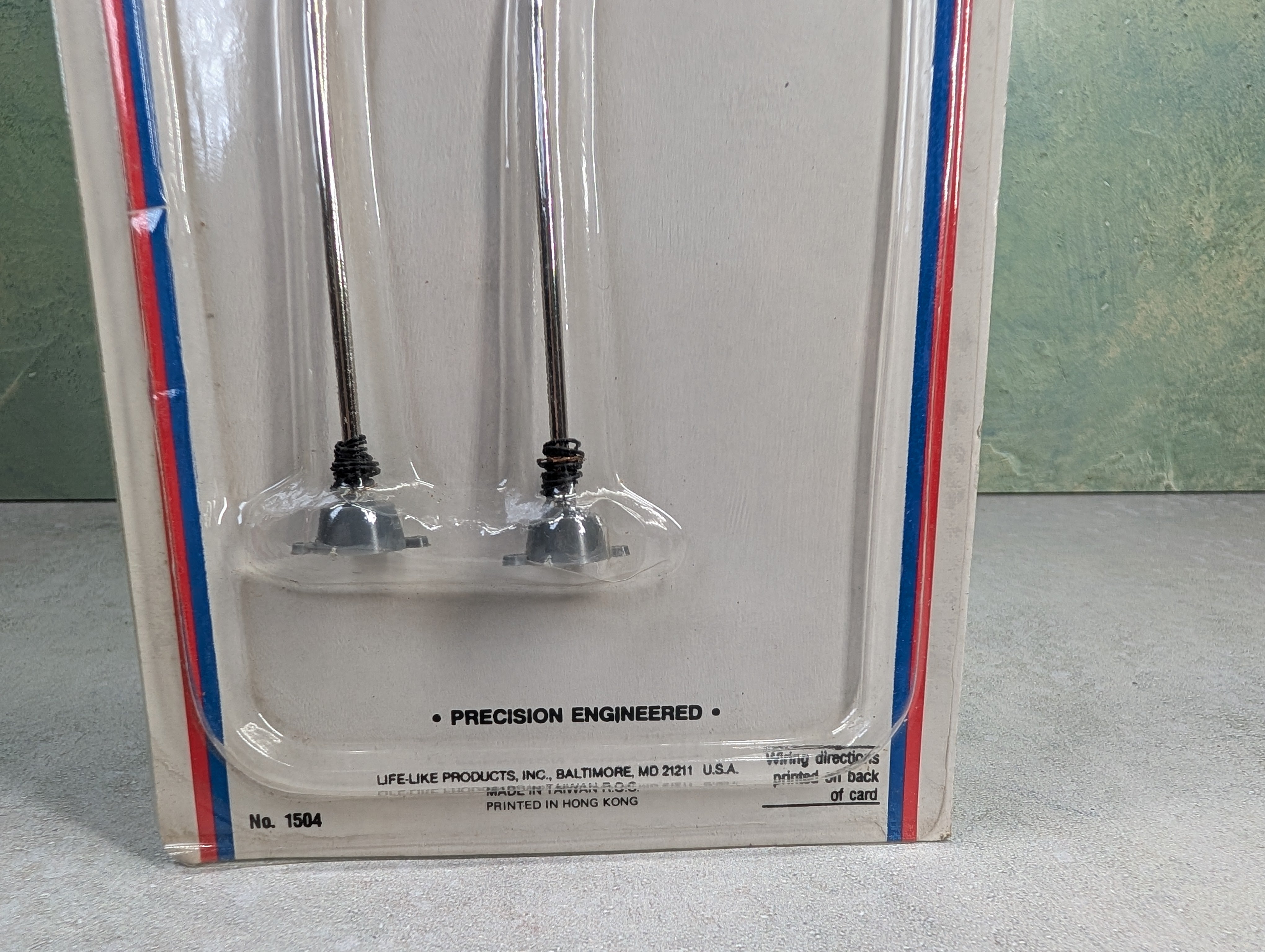 USED Life-Like 1504 HO Scale Light-Ups Expressway Light (2 pcs)