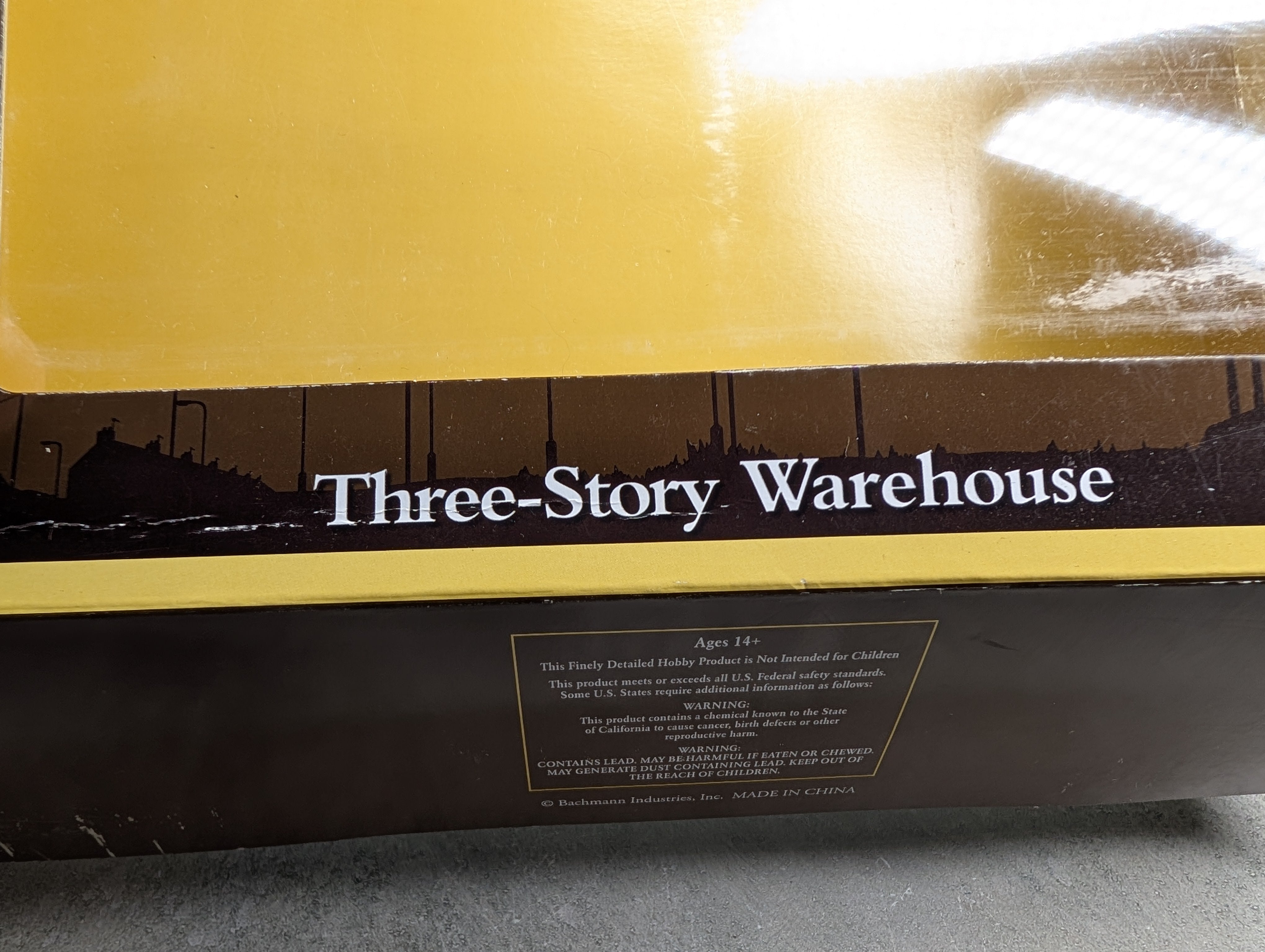 USED Bachmann 35008 HO Scale Three-Story Warehouse - Scene Scapes False-Front Resin Building Facade