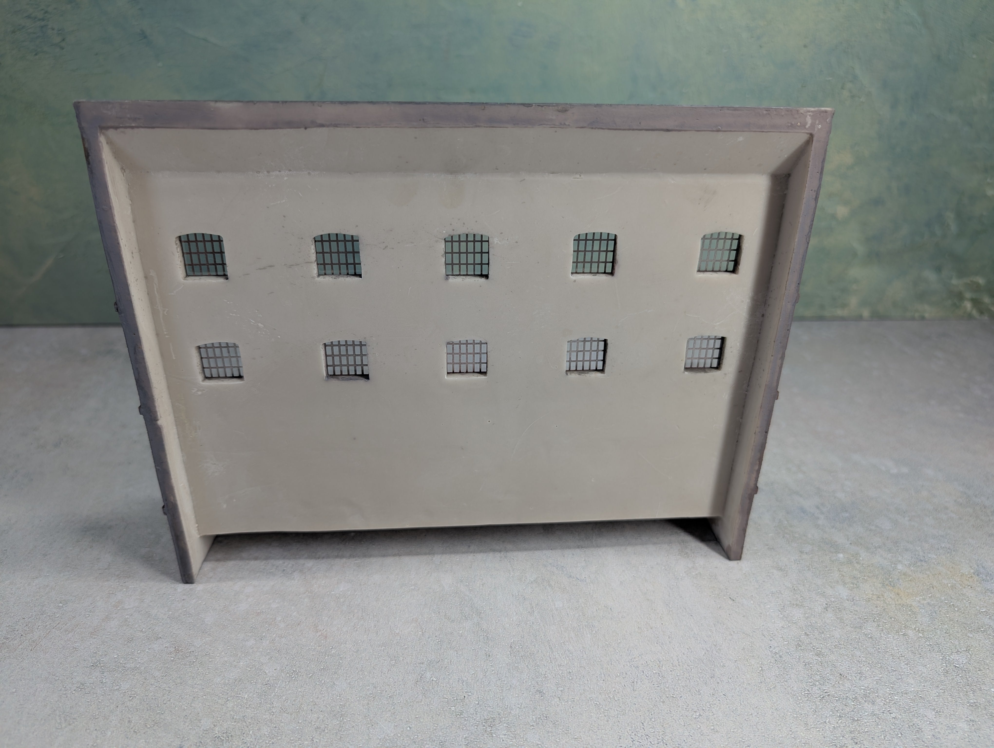 USED Bachmann 35008 HO Scale Three-Story Warehouse - Scene Scapes False-Front Resin Building Facade