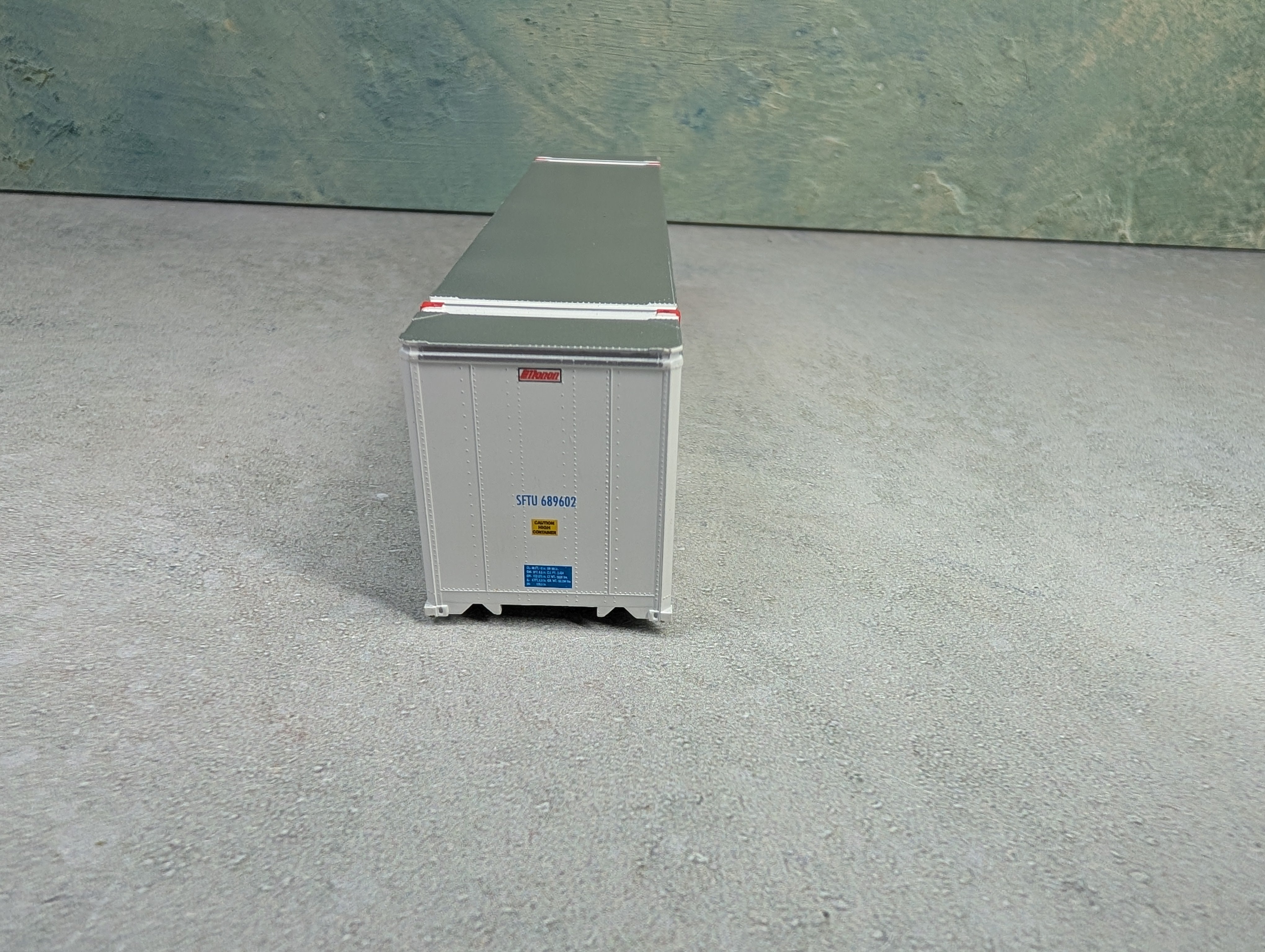 USED HO Scale 48' Container Santa Fe SFTU #689602