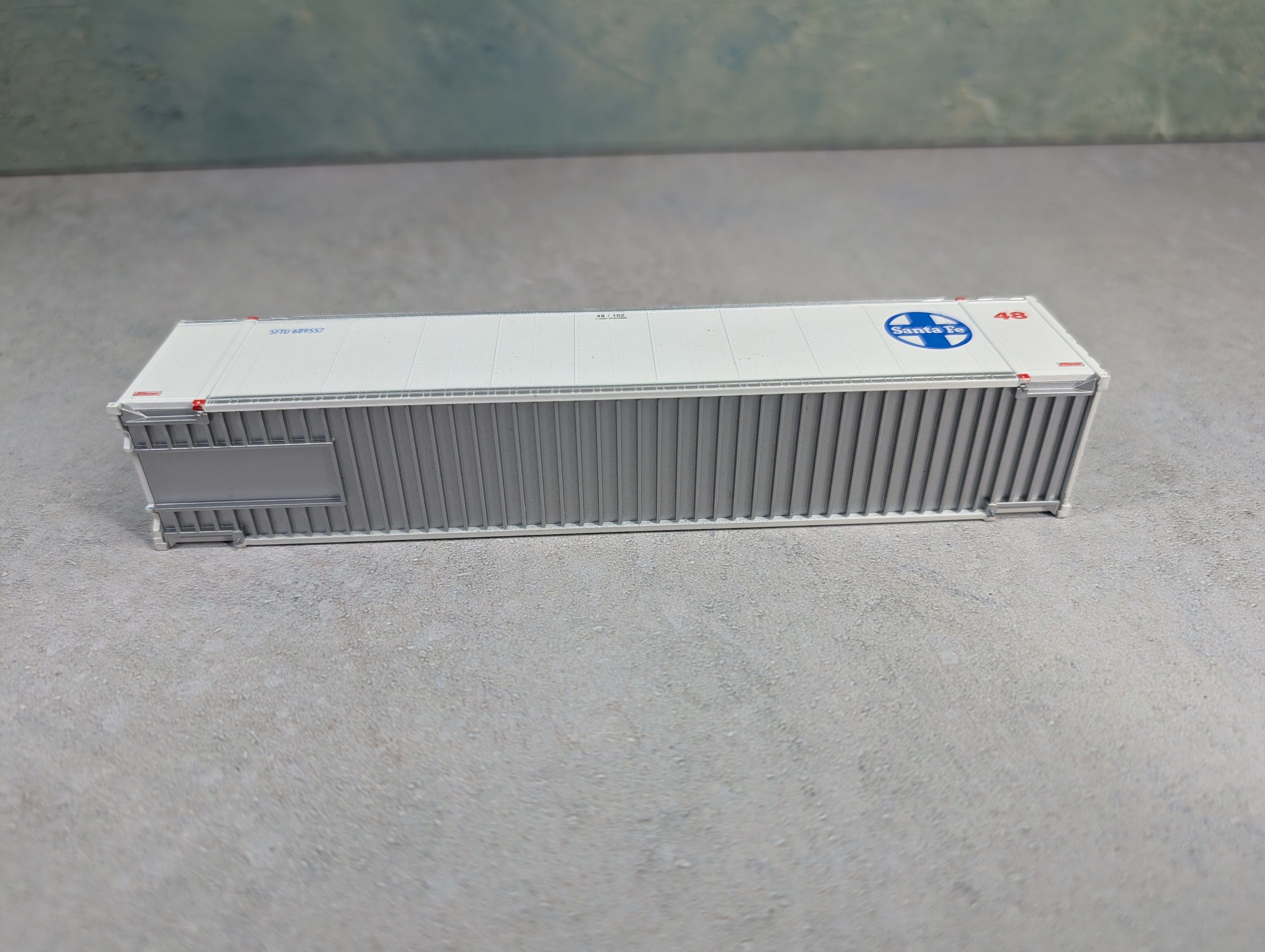 USED HO Scale 48' Container Santa Fe SFTU #689557