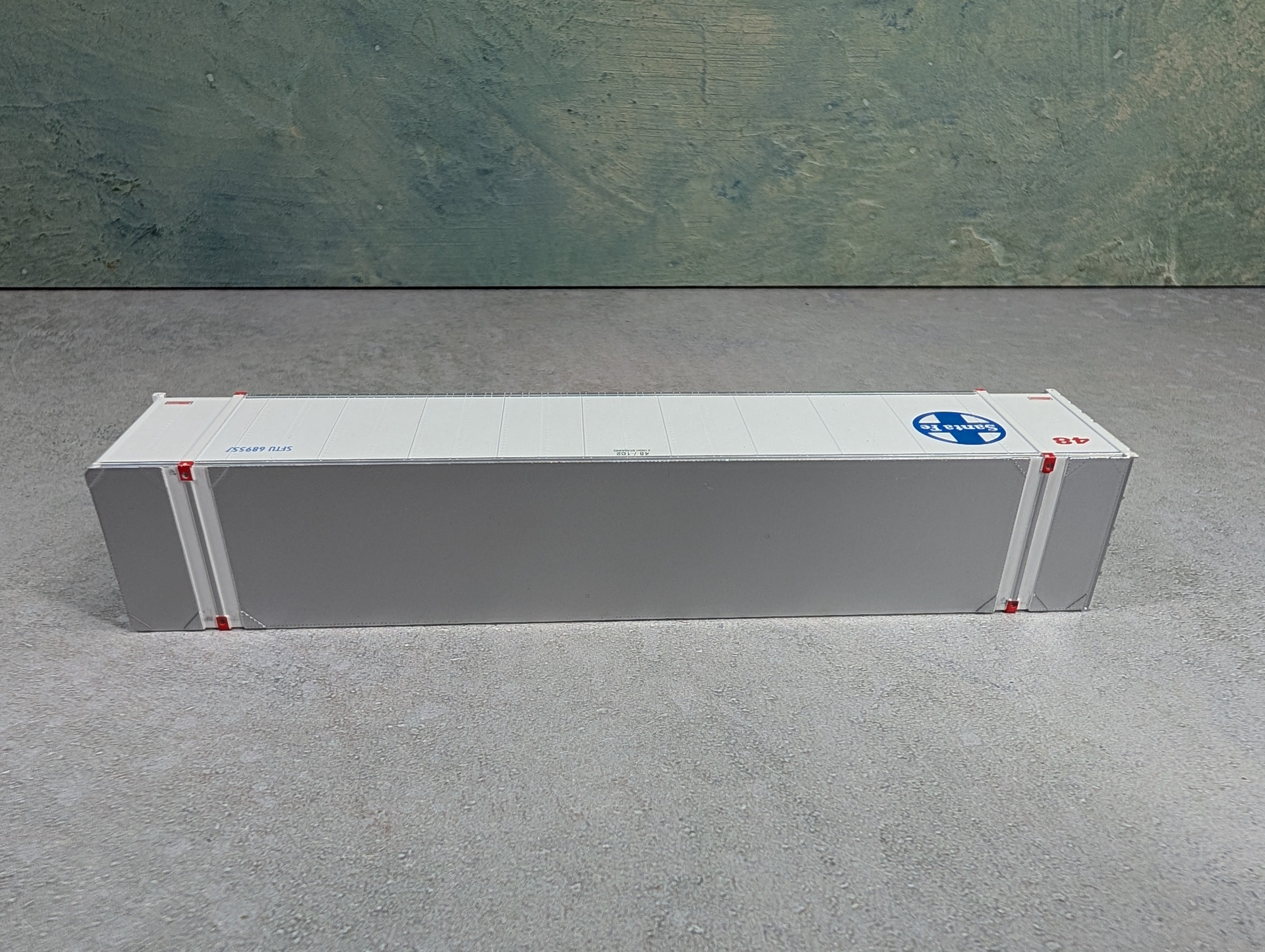 USED HO Scale 48' Container Santa Fe SFTU #689557