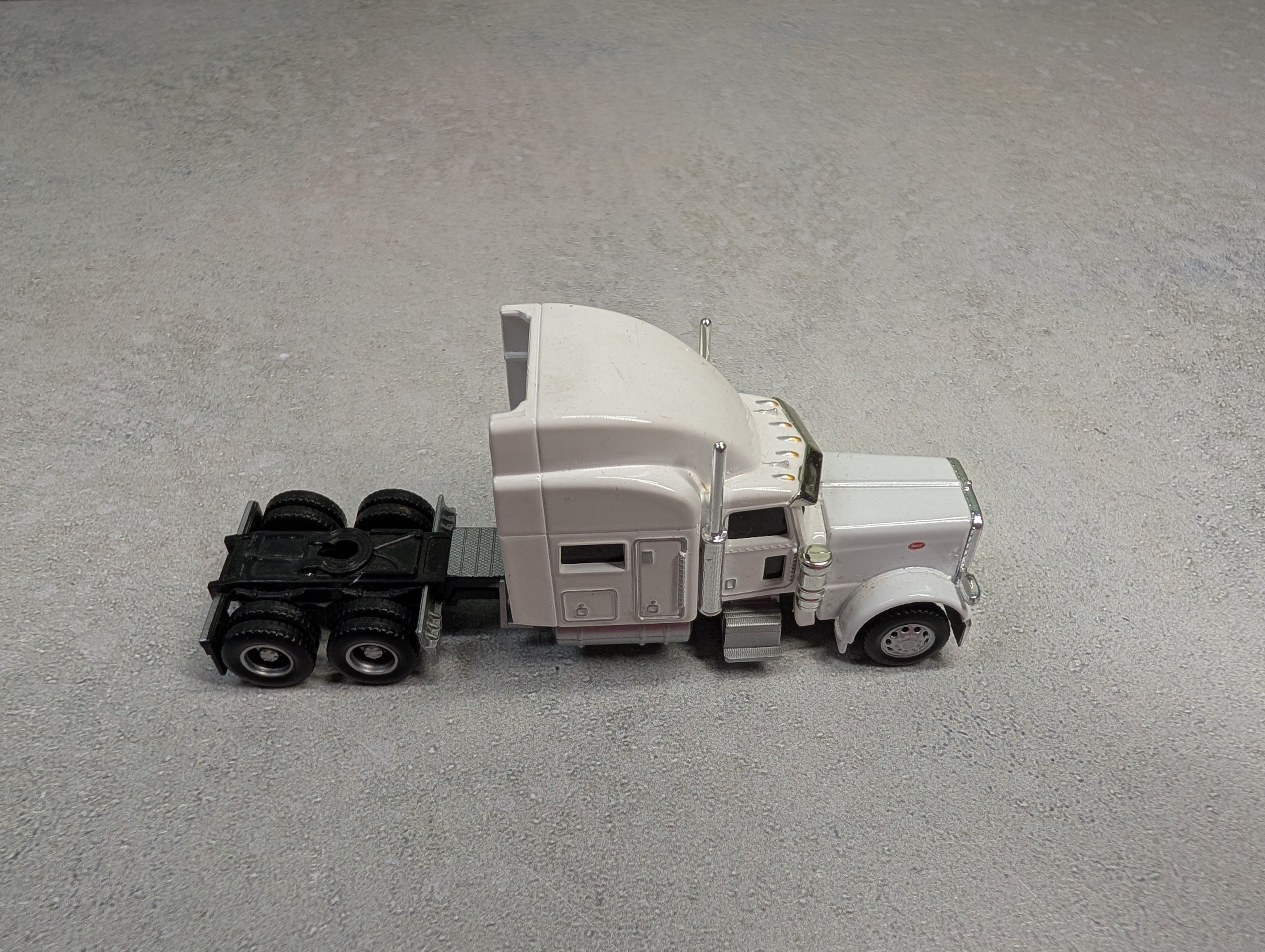 USED Norscot HO Scale White Peterbilt Tractor