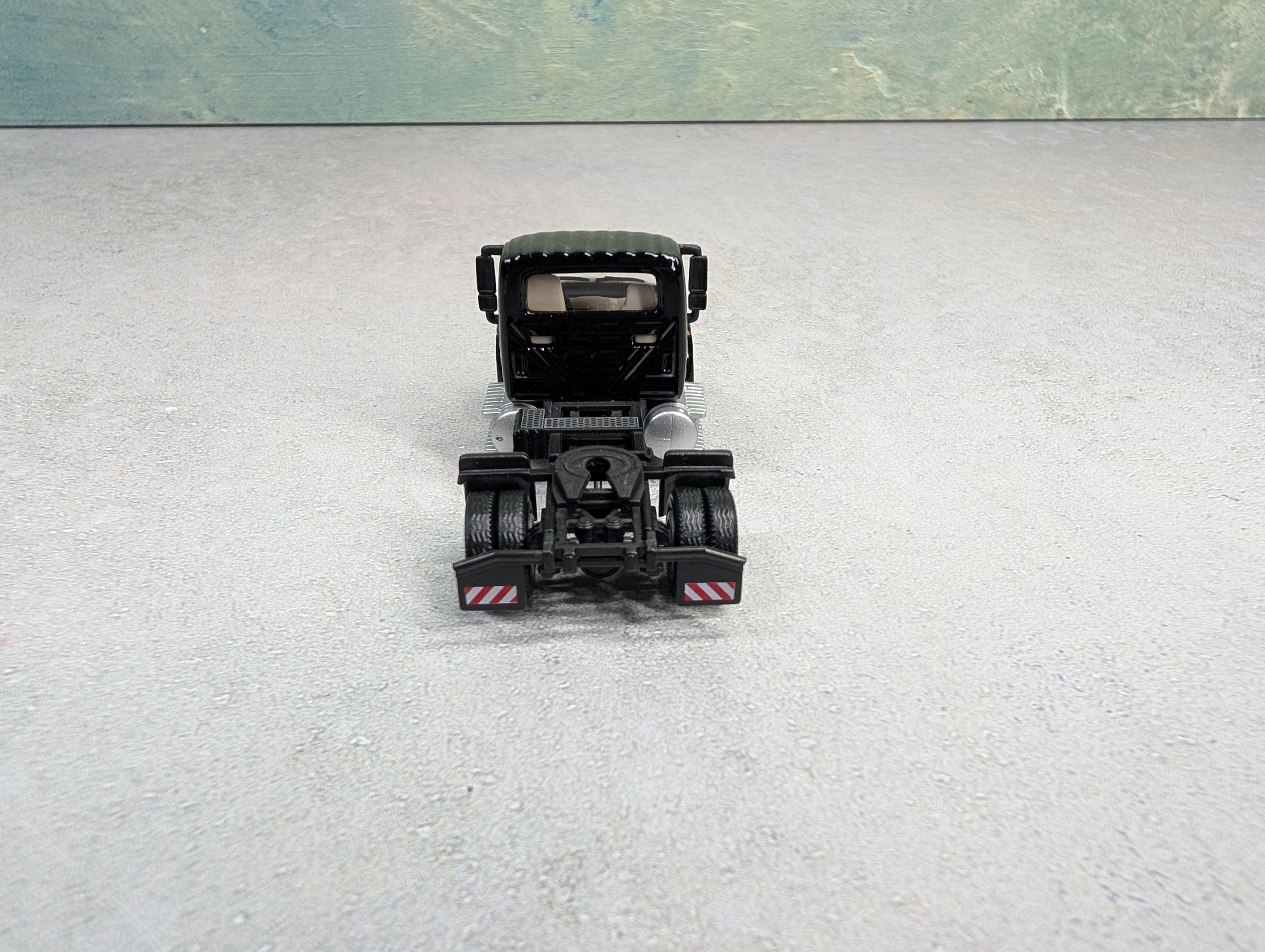 USED Walthers HO Scale International 4300 Semi Truck Cab