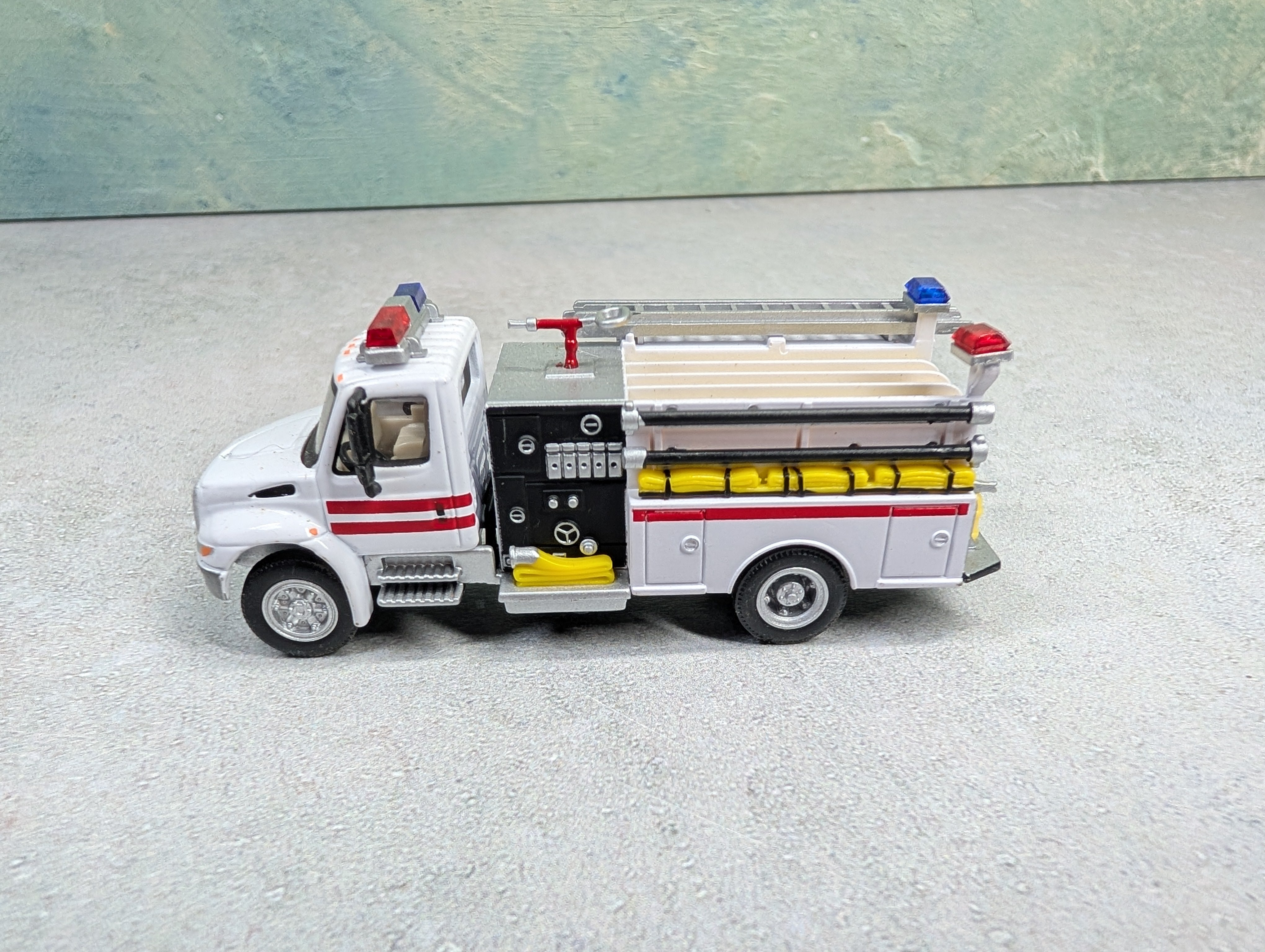 USED Boley HO Scale International Fire Pumper Truck Die Cast w/ Plastic