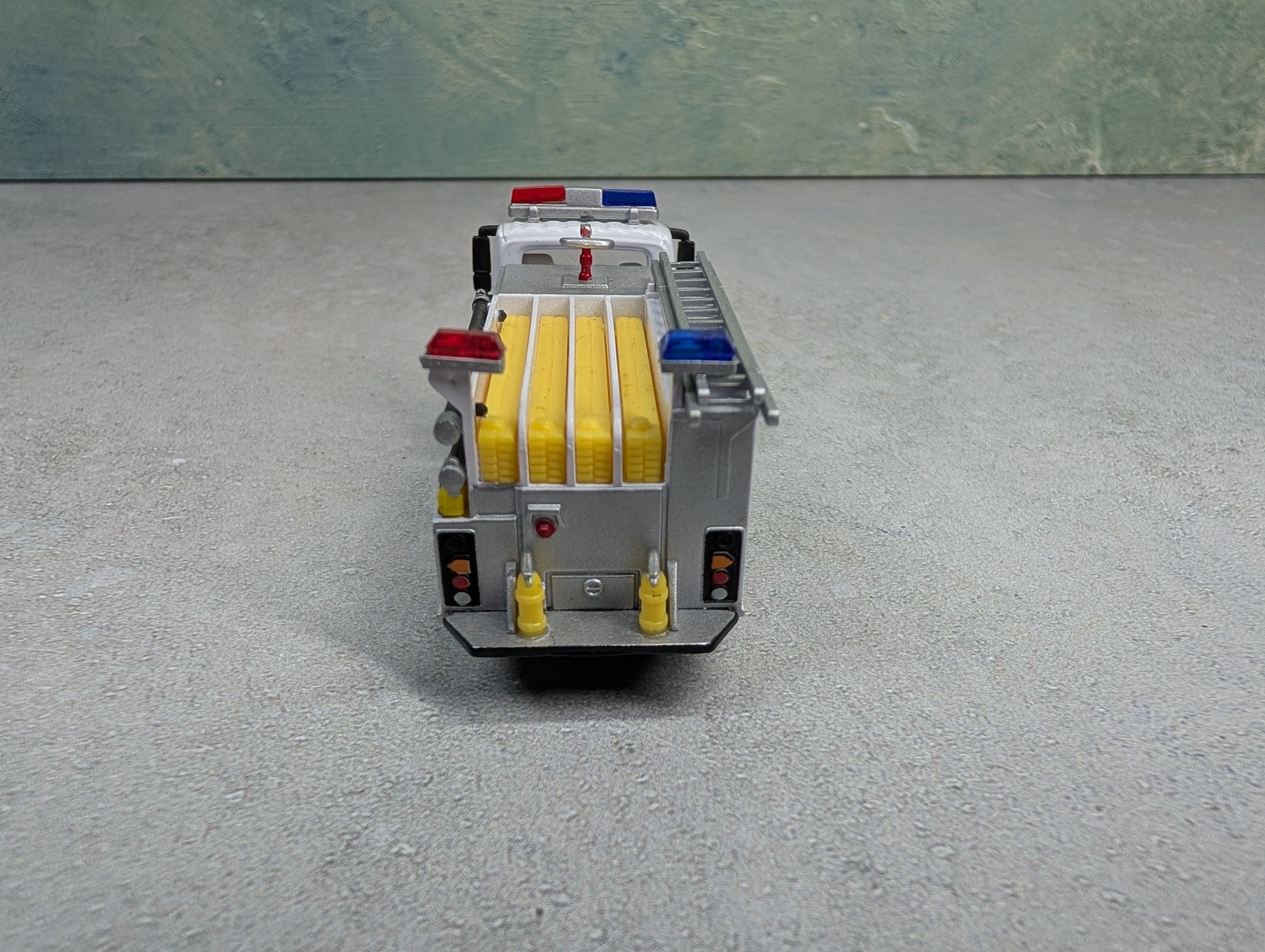 USED Boley HO Scale International Fire Pumper Truck Die Cast w/ Plastic