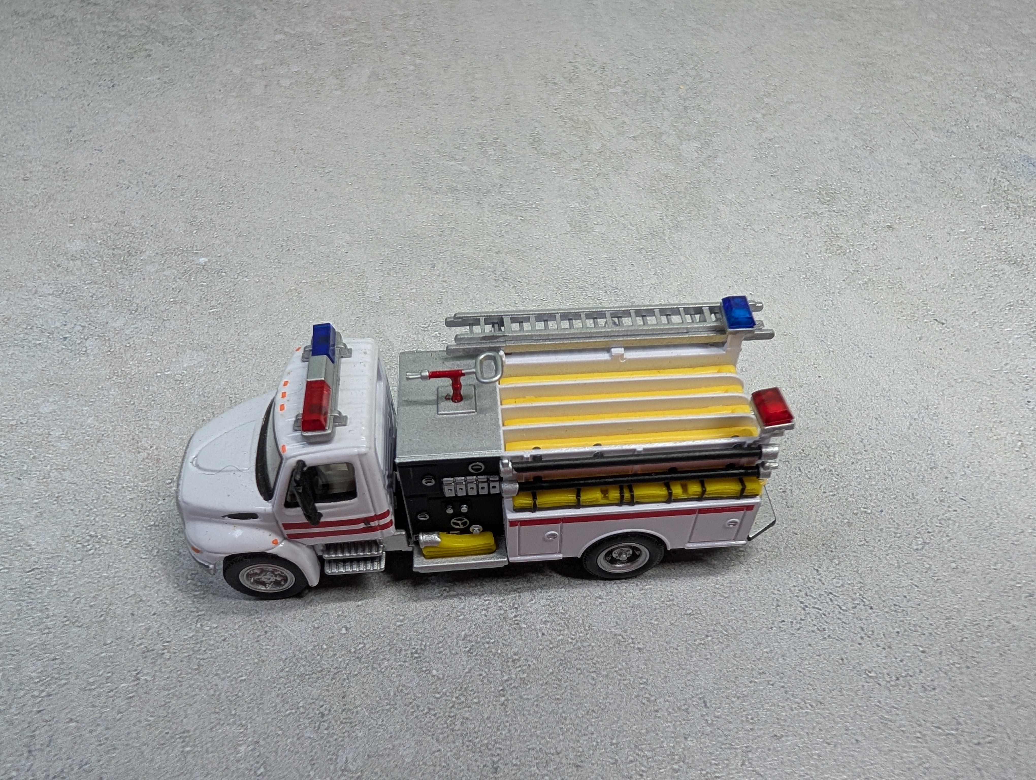 USED Boley HO Scale International Fire Pumper Truck Die Cast w/ Plastic