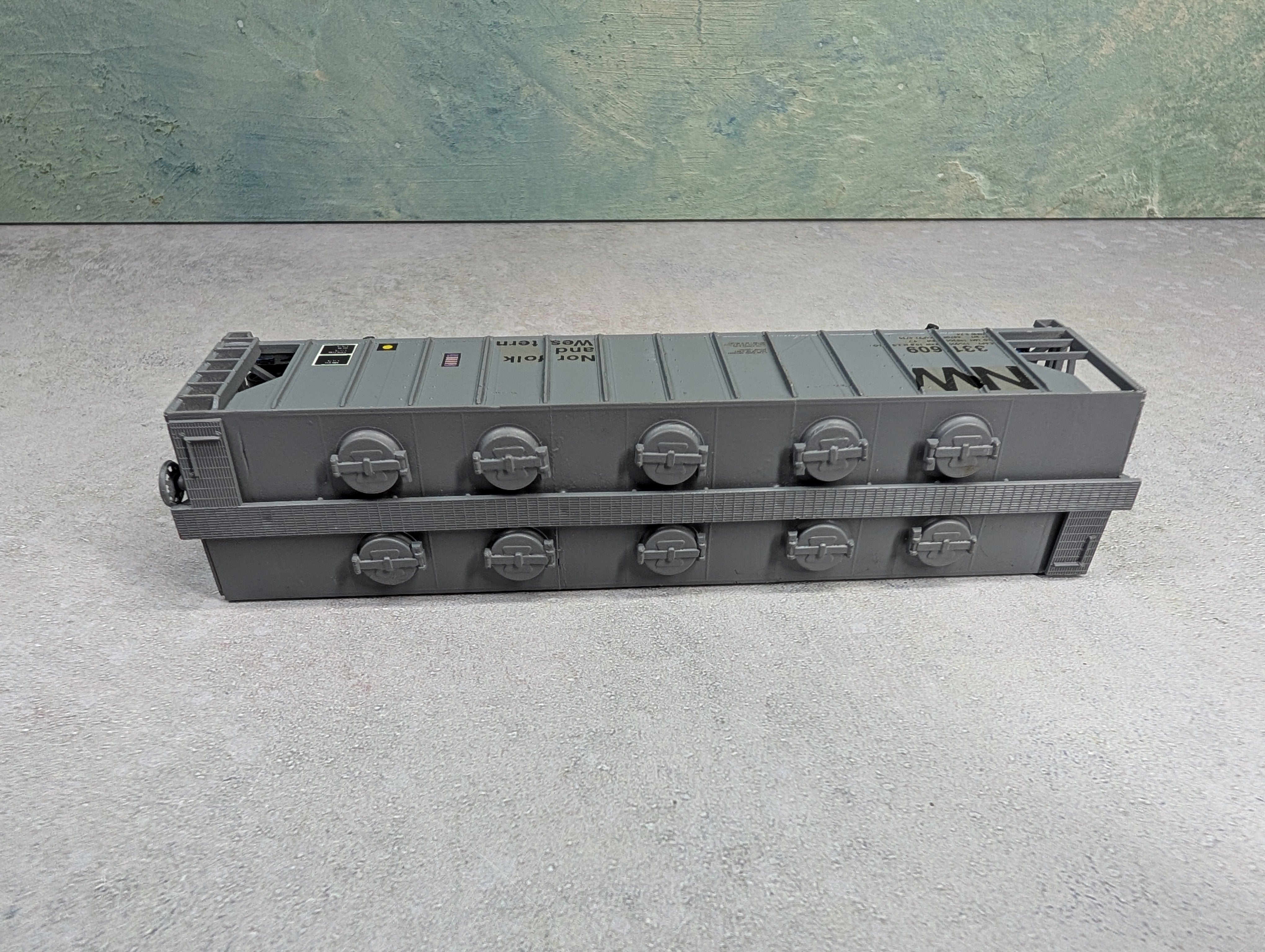 USED AHM HO Scale 3 Bay Covered Hopper Norfolk & Western NW #331609 Custom Decals