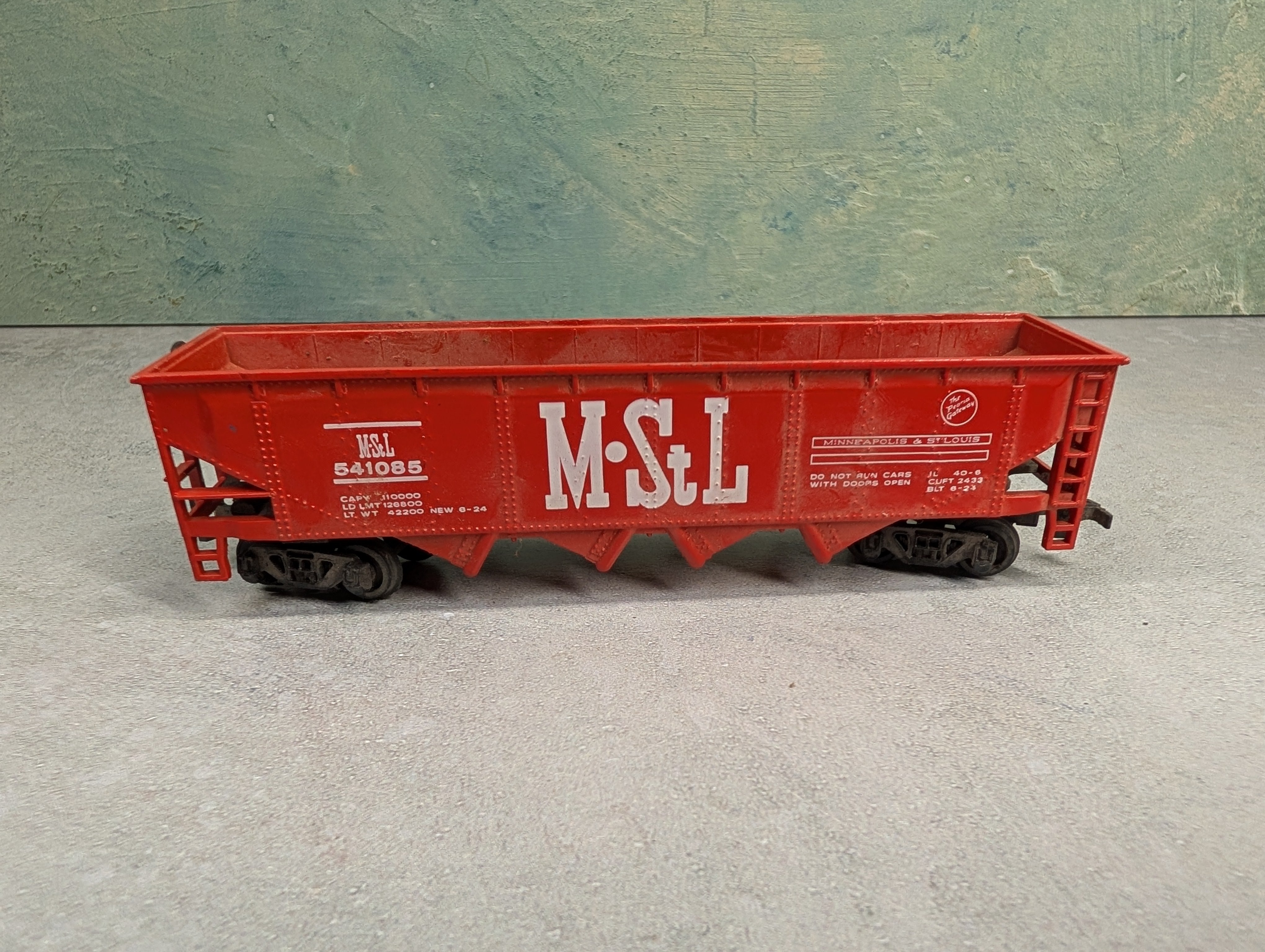 USED Bachmann HO Scale Quad Hopper Minneapolis & St Louis MStL #541085