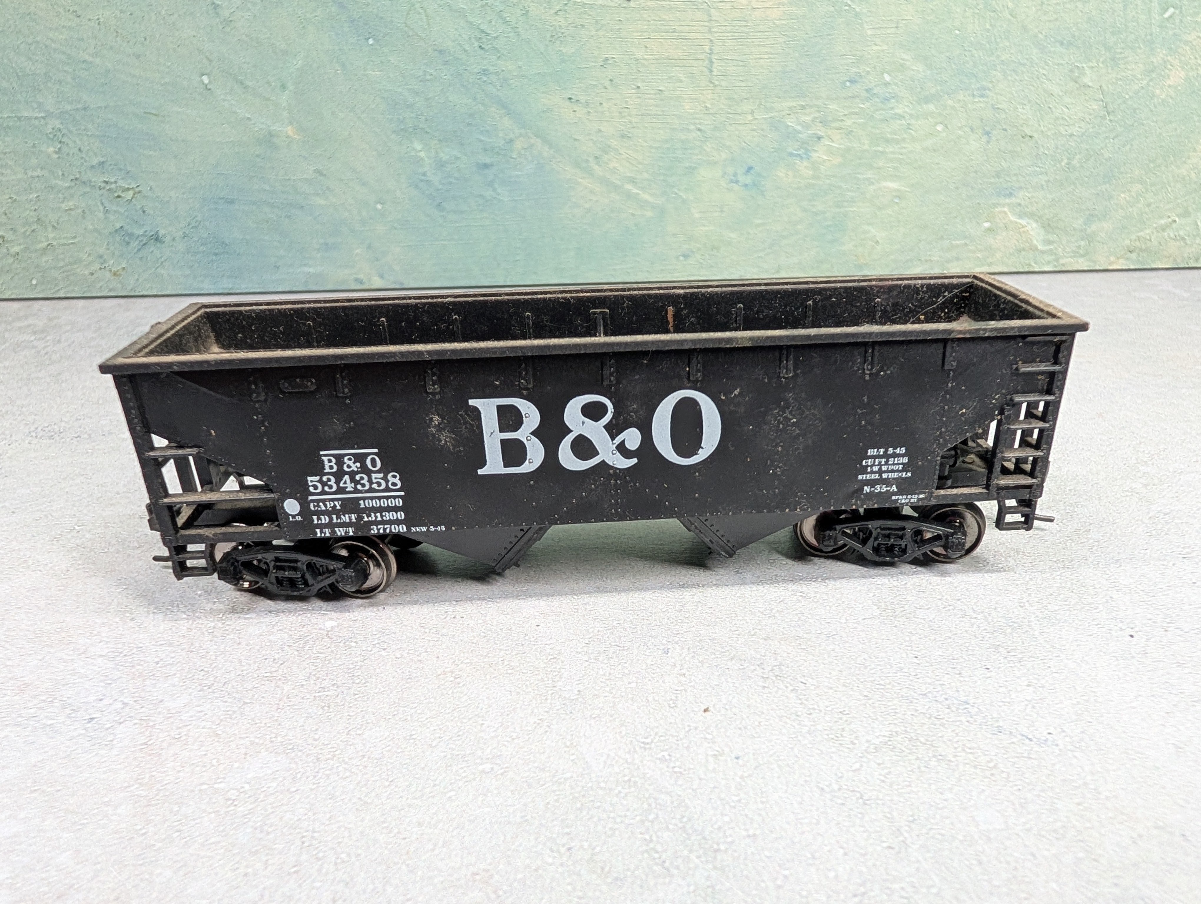 USED Walthers HO Scale 2 Bay 36' Offset Hopper Baltimore and Ohio B&O #534358