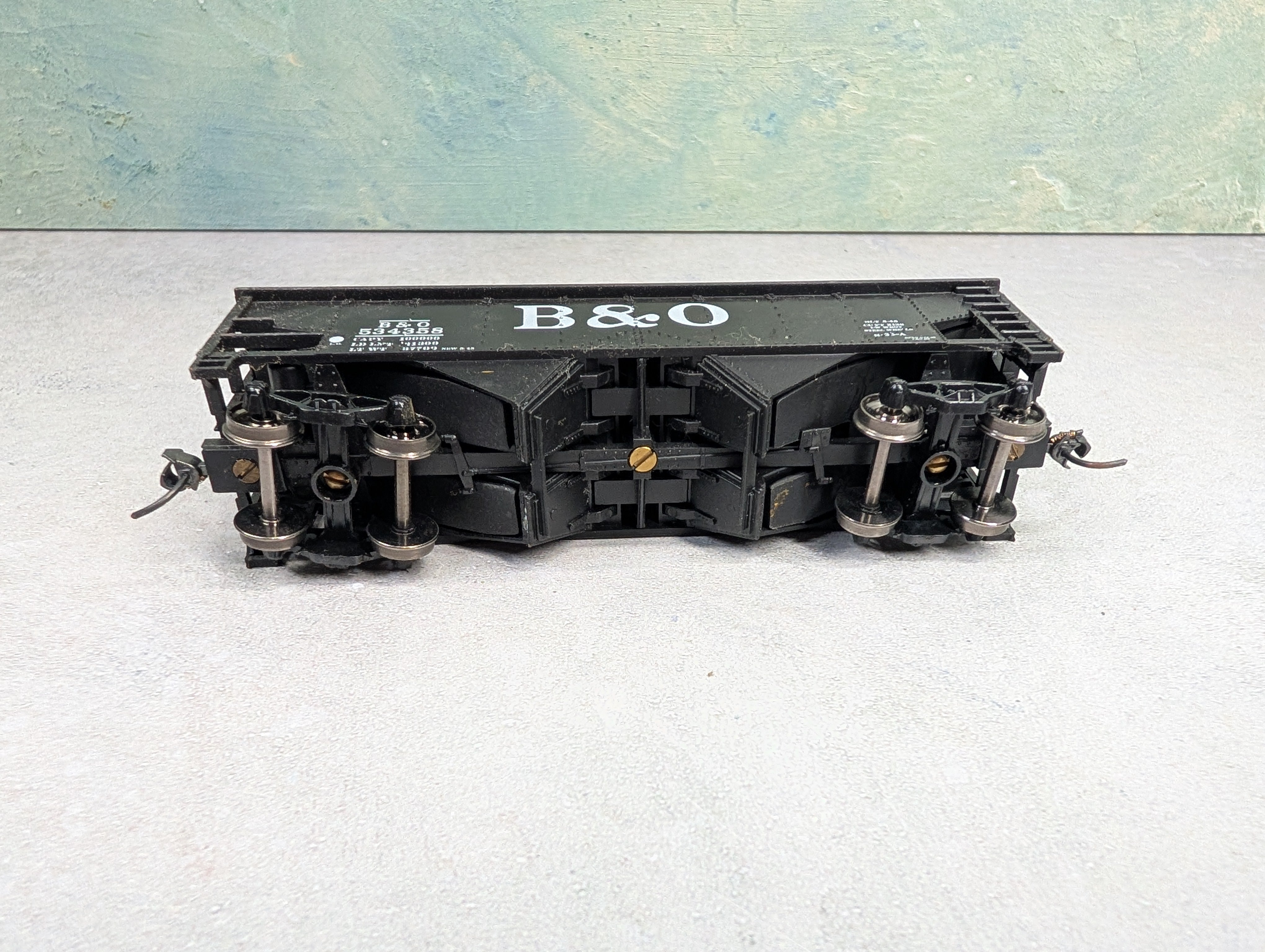 USED Walthers HO Scale 2 Bay 36' Offset Hopper Baltimore and Ohio B&O #534358