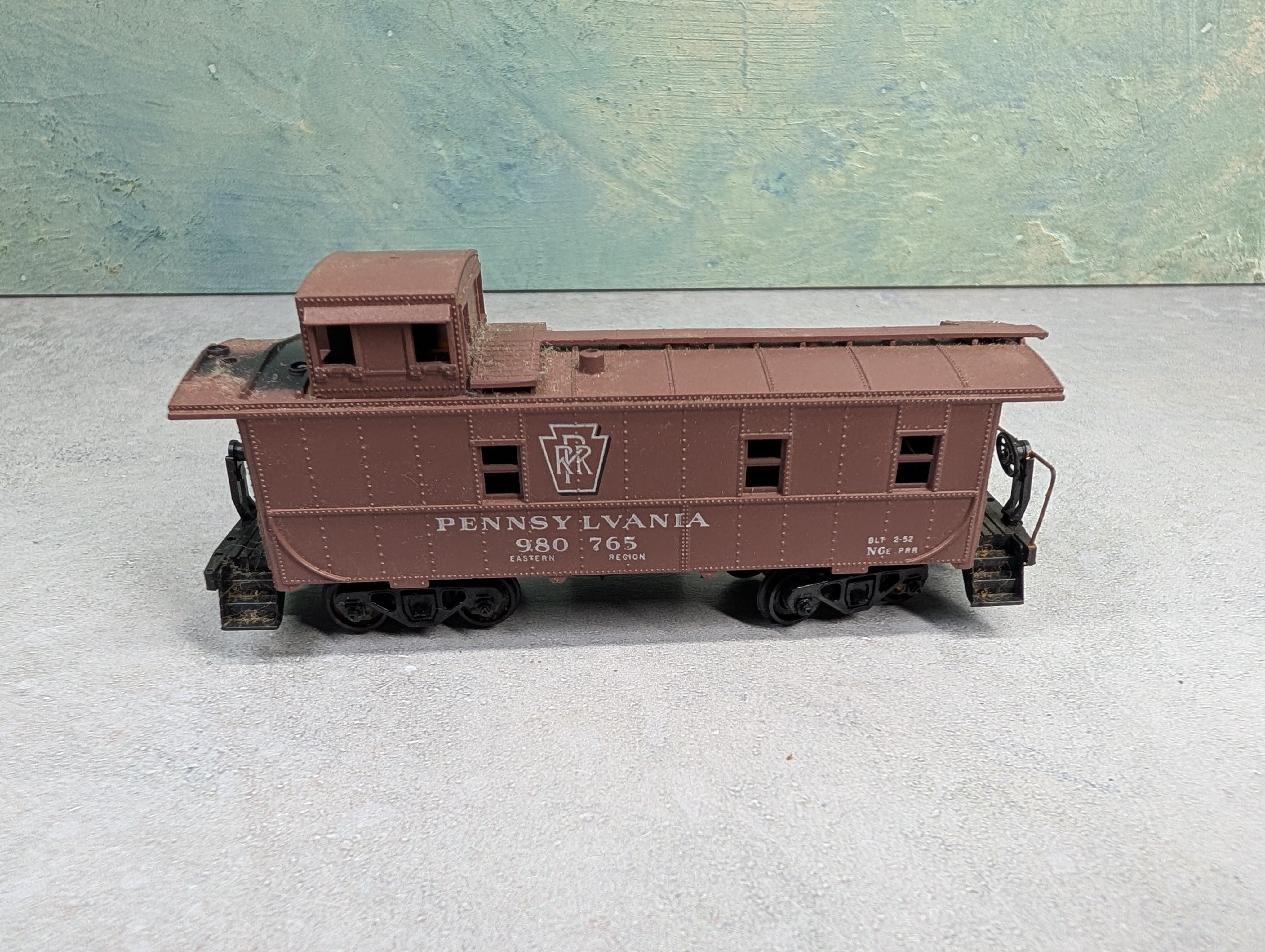 USED Athearn HO Scale Caboose Pennsylvania #980765 Rough