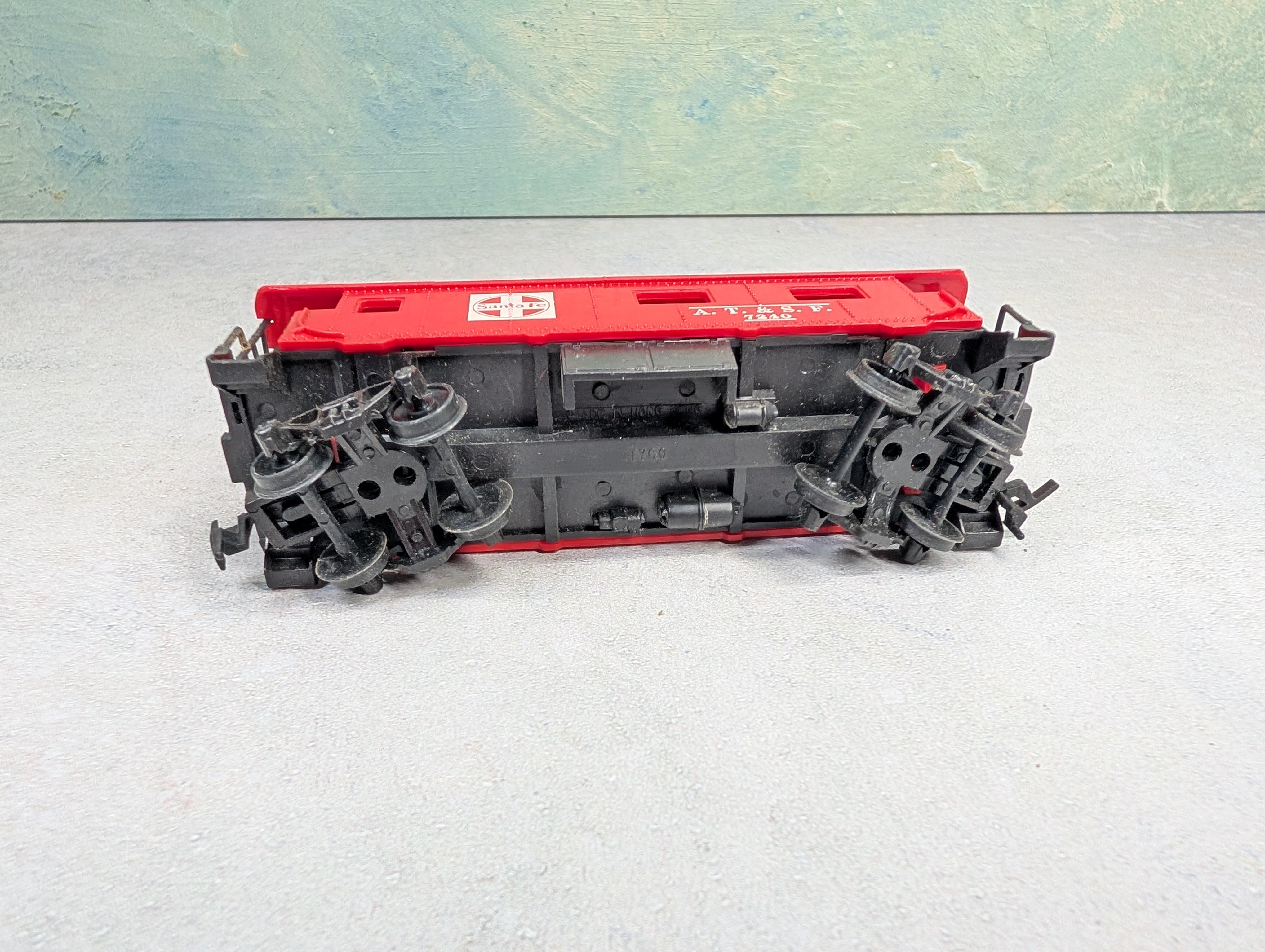 USED Tyco HO Scale Caboose Santa Fe ATSF #7240