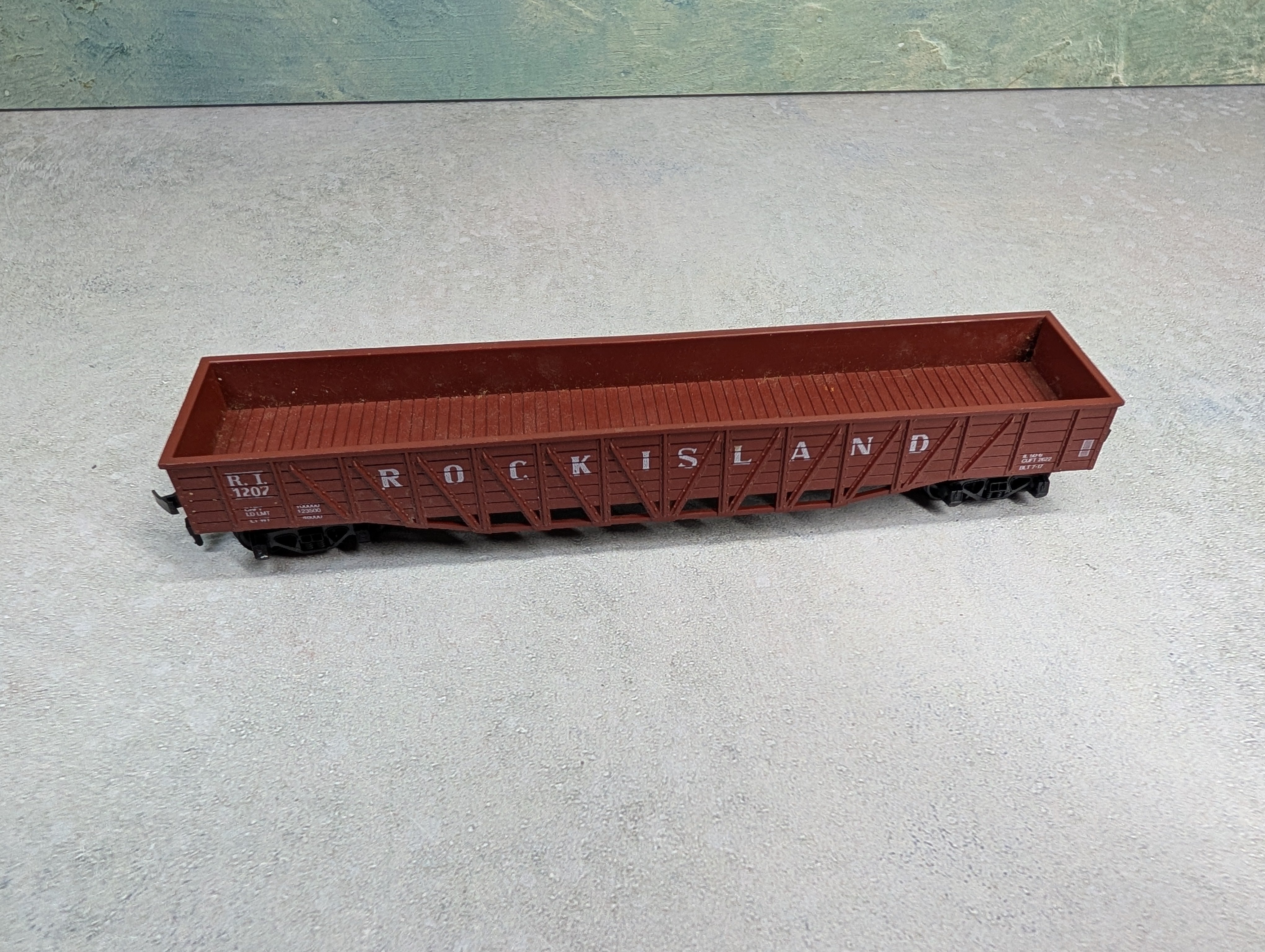 USED AHM HO Scale 50' Wooden Gondola Rock Island RI #1207