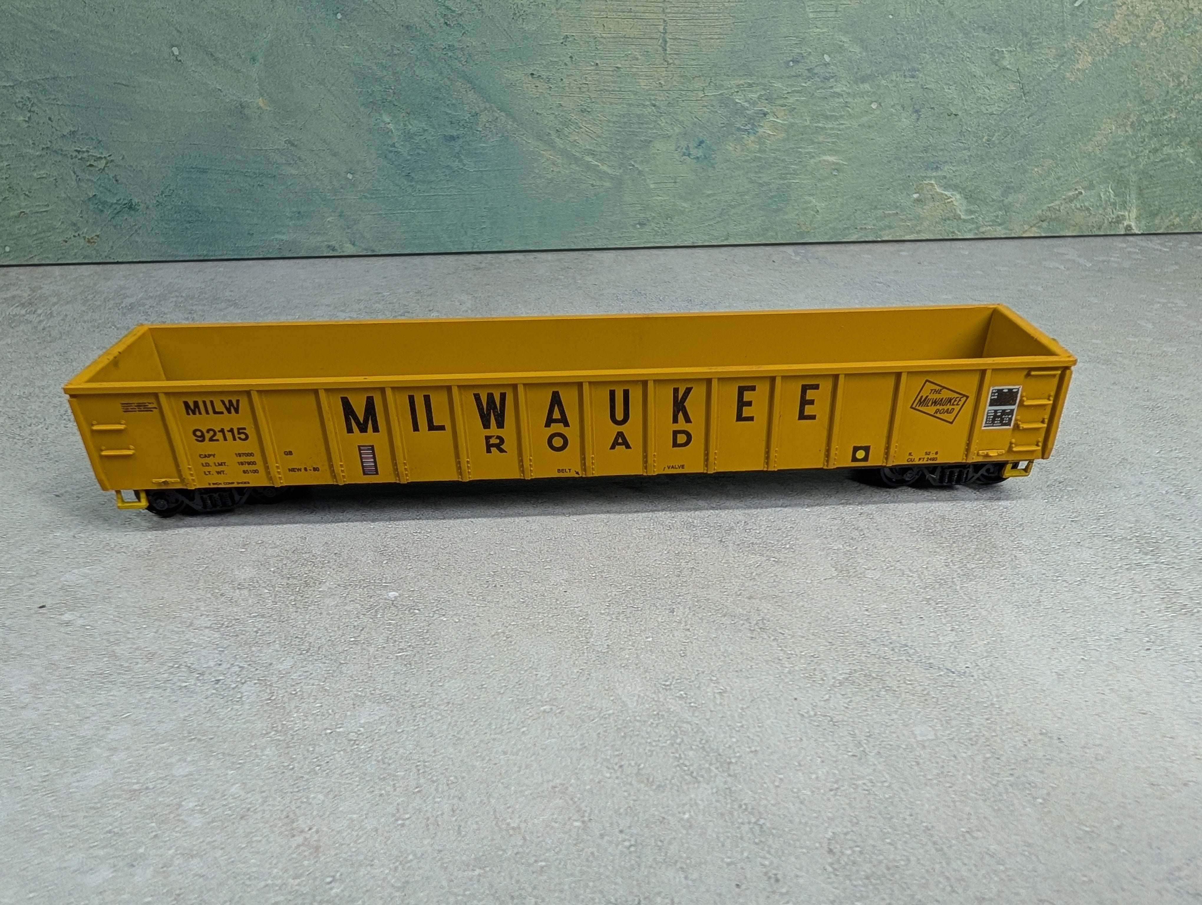 USED Roundhouse HO Scale 50' Gondola Milwaukee Road MILW #92115