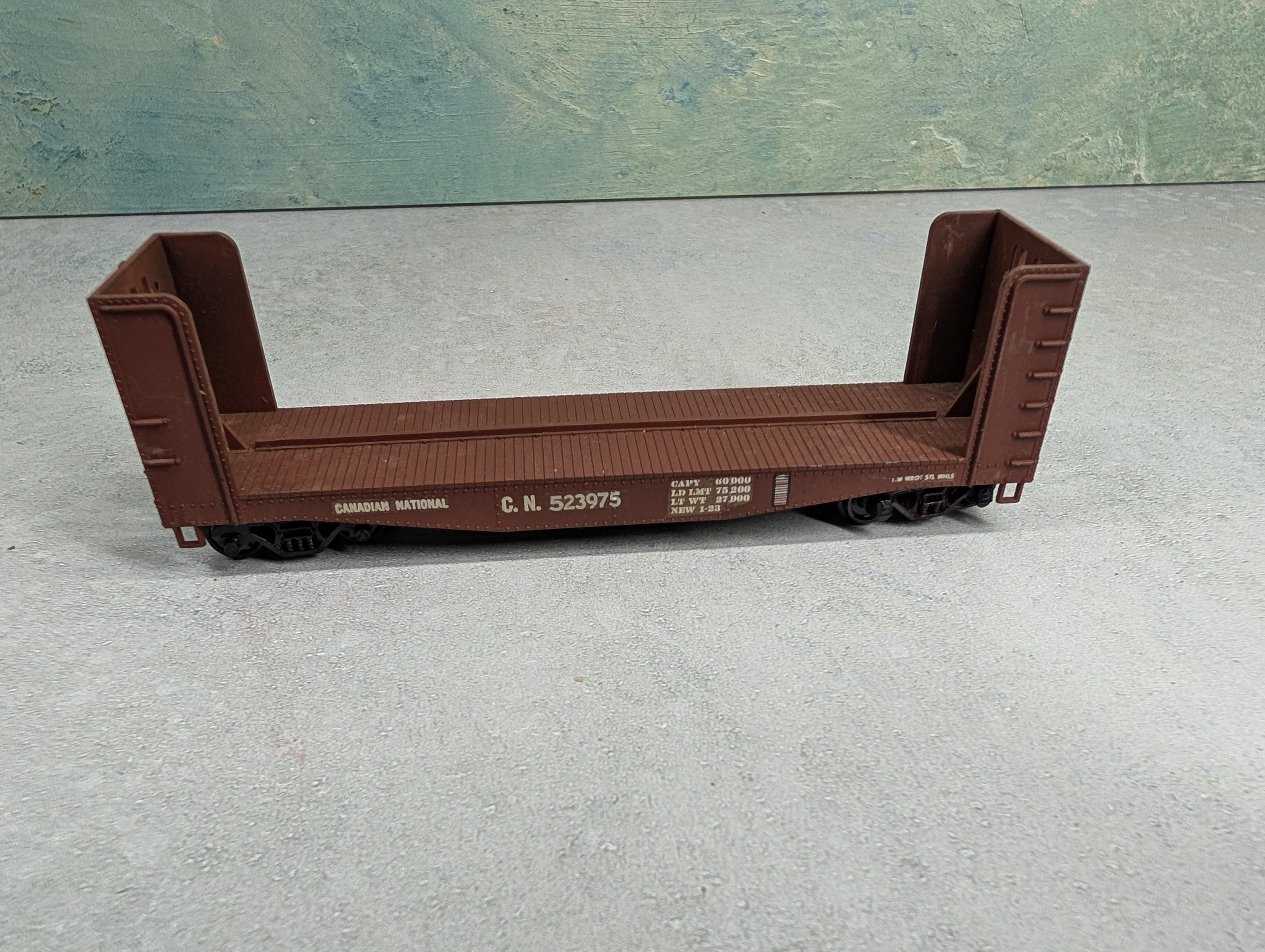 USED Athearn HO Scale 40' Bulkhead Flat Car Canadian National CN #523975 Custom Decals