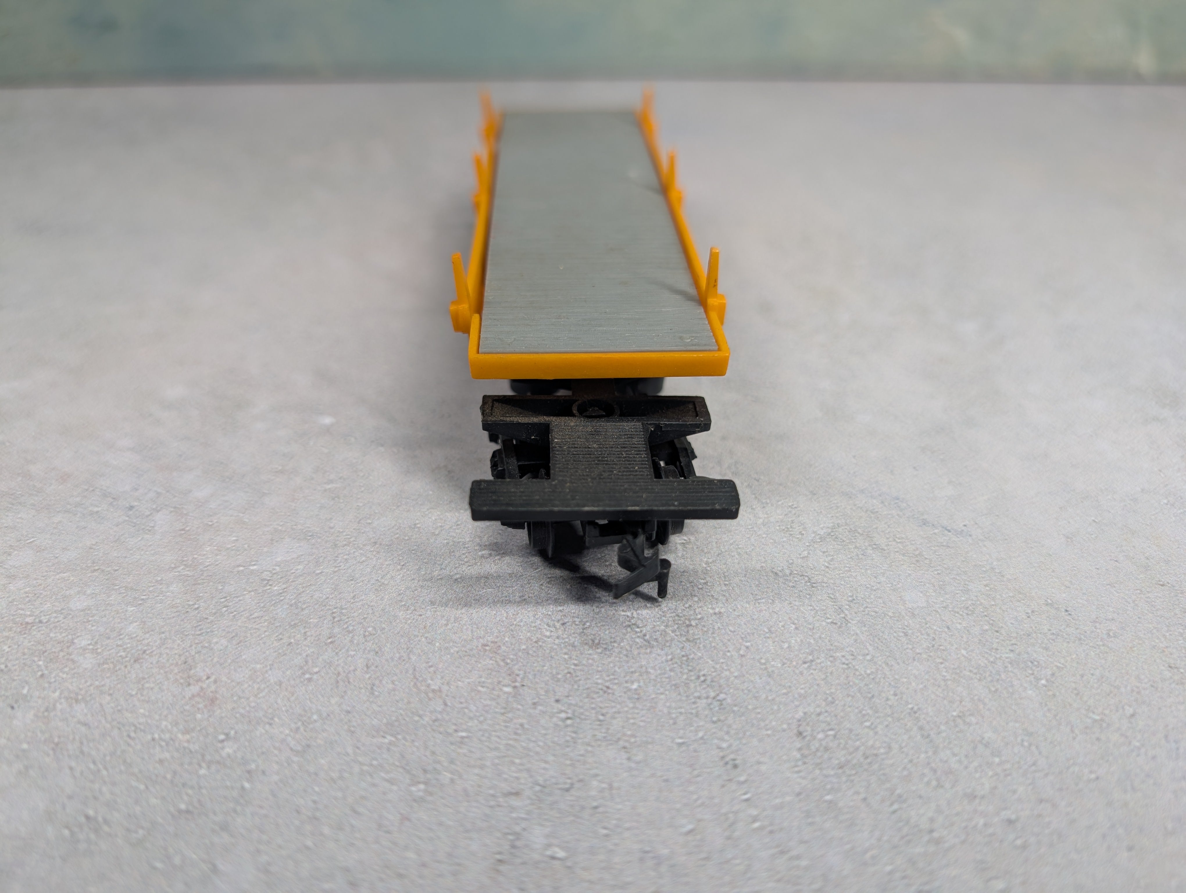 USED Life-Like HO Scale 40' Log Dumper Flat Car Forest Lumber Co