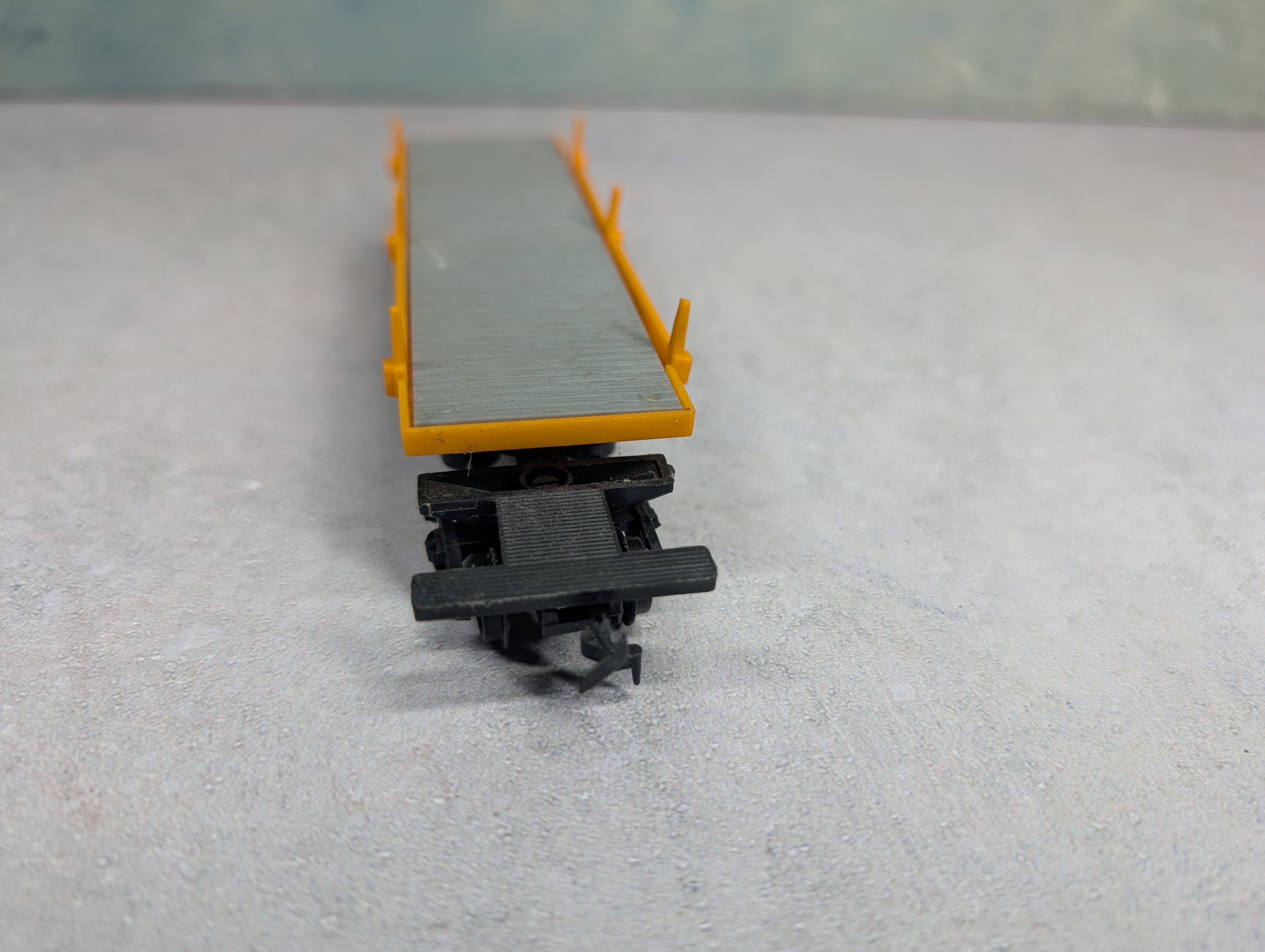 USED Life-Like HO Scale 40' Log Dumper Flat Car Forest Lumber Co