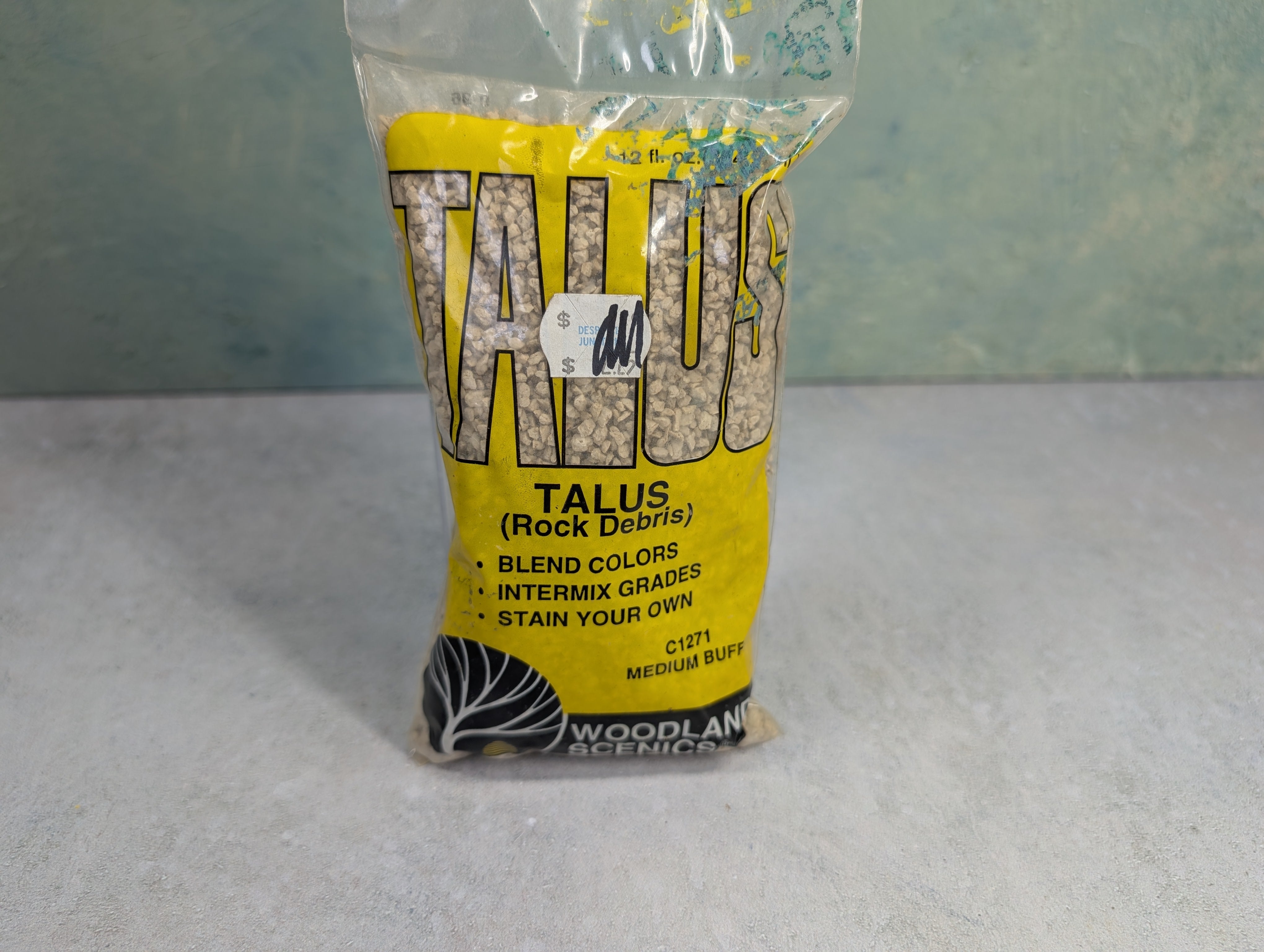 USED Woodland Scenics C1271 MULTI Scale Talus Rock Debri Medium Buff